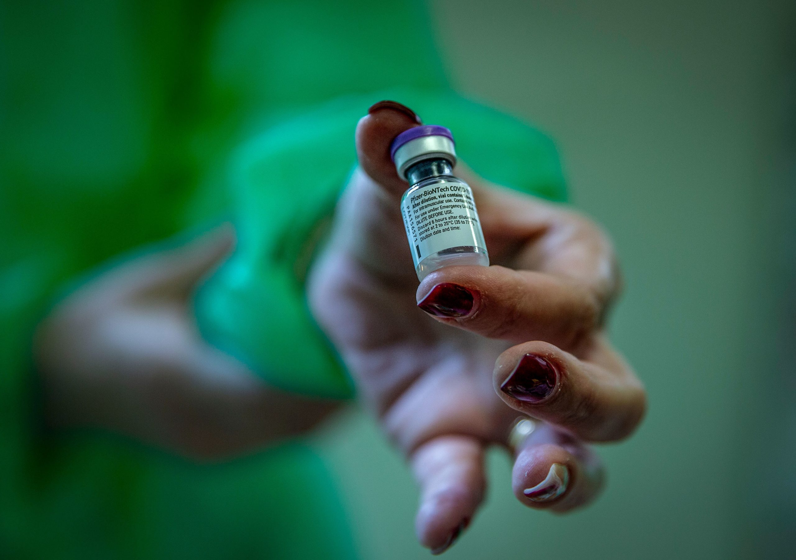 Covid-19: Agência europeia desaconselha adiamento da segunda dose da vacina além dos 42 dias