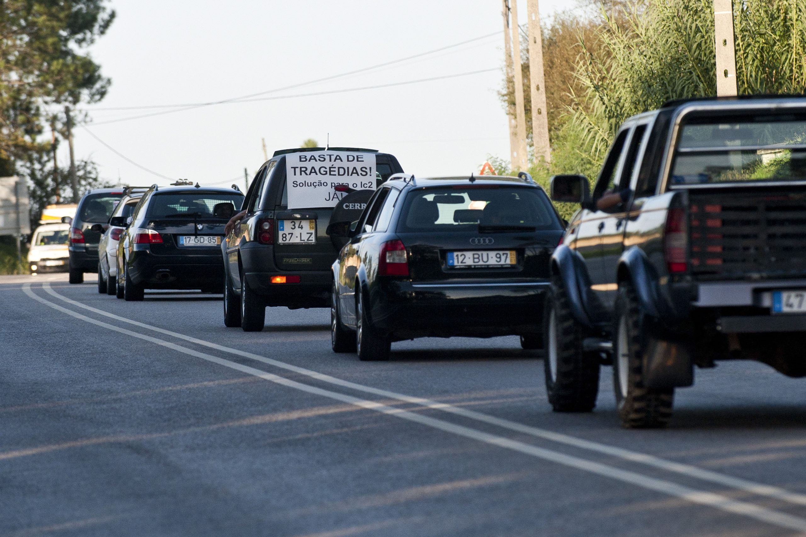 Marcha lenta a exigir a resposição das Scut na A23 e A25 junta 300 viaturas