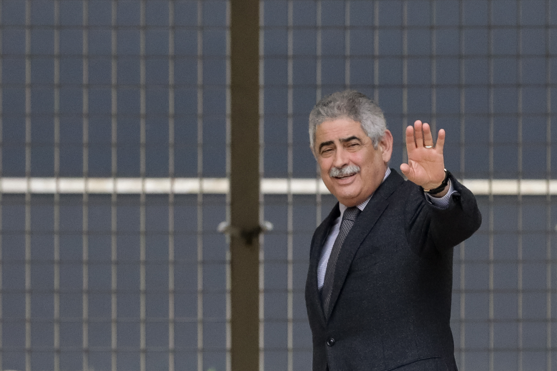 Luís Filipe Vieira anuncia que vai processar diretor de comunicação do Sporting