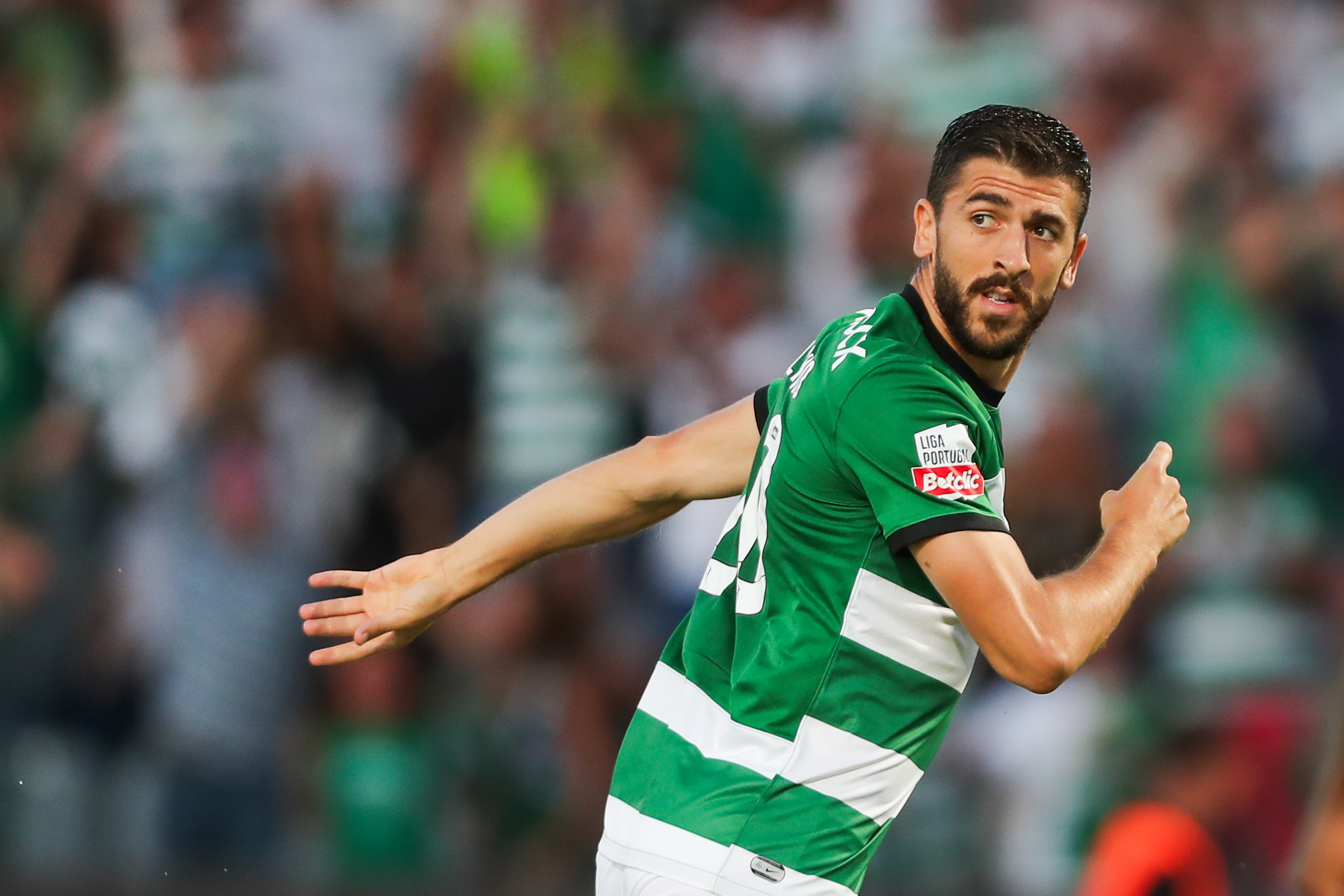 Conselho de Arbitragem suspende videoárbitros por golo mal validado ao Sporting