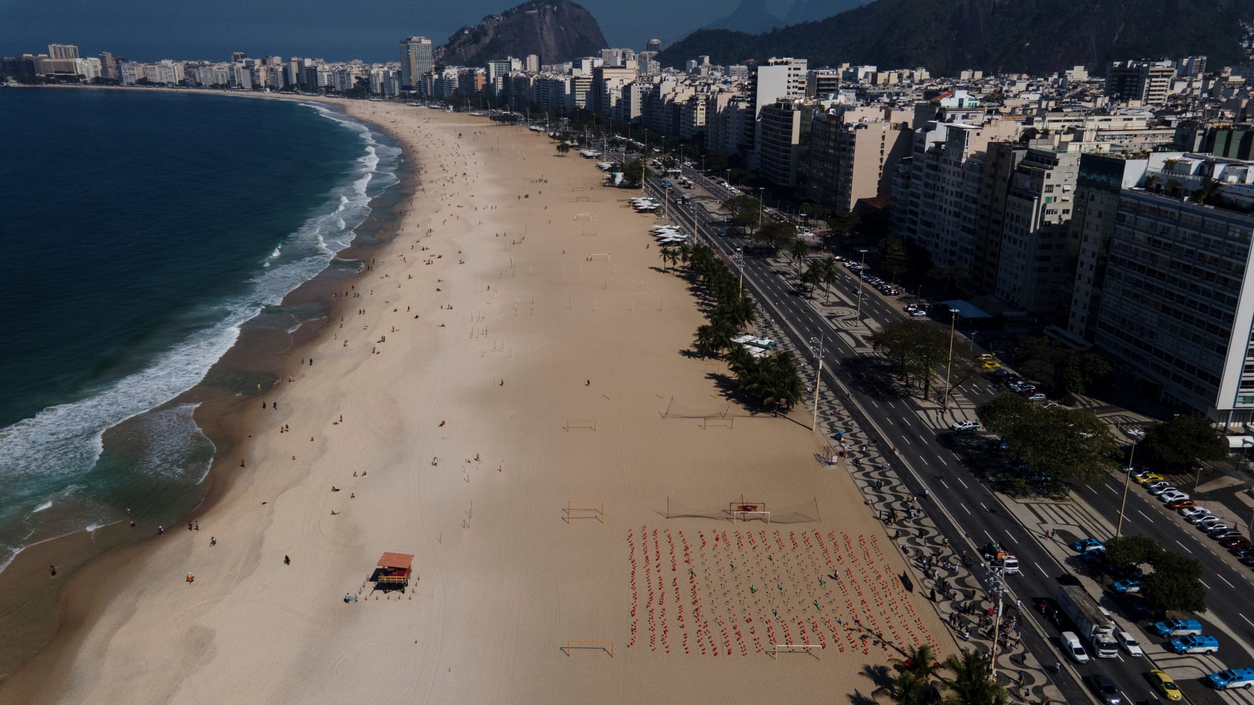 Praia de Copacabana será a primeira com reserva no areal para banhistas em tempo de pandemia