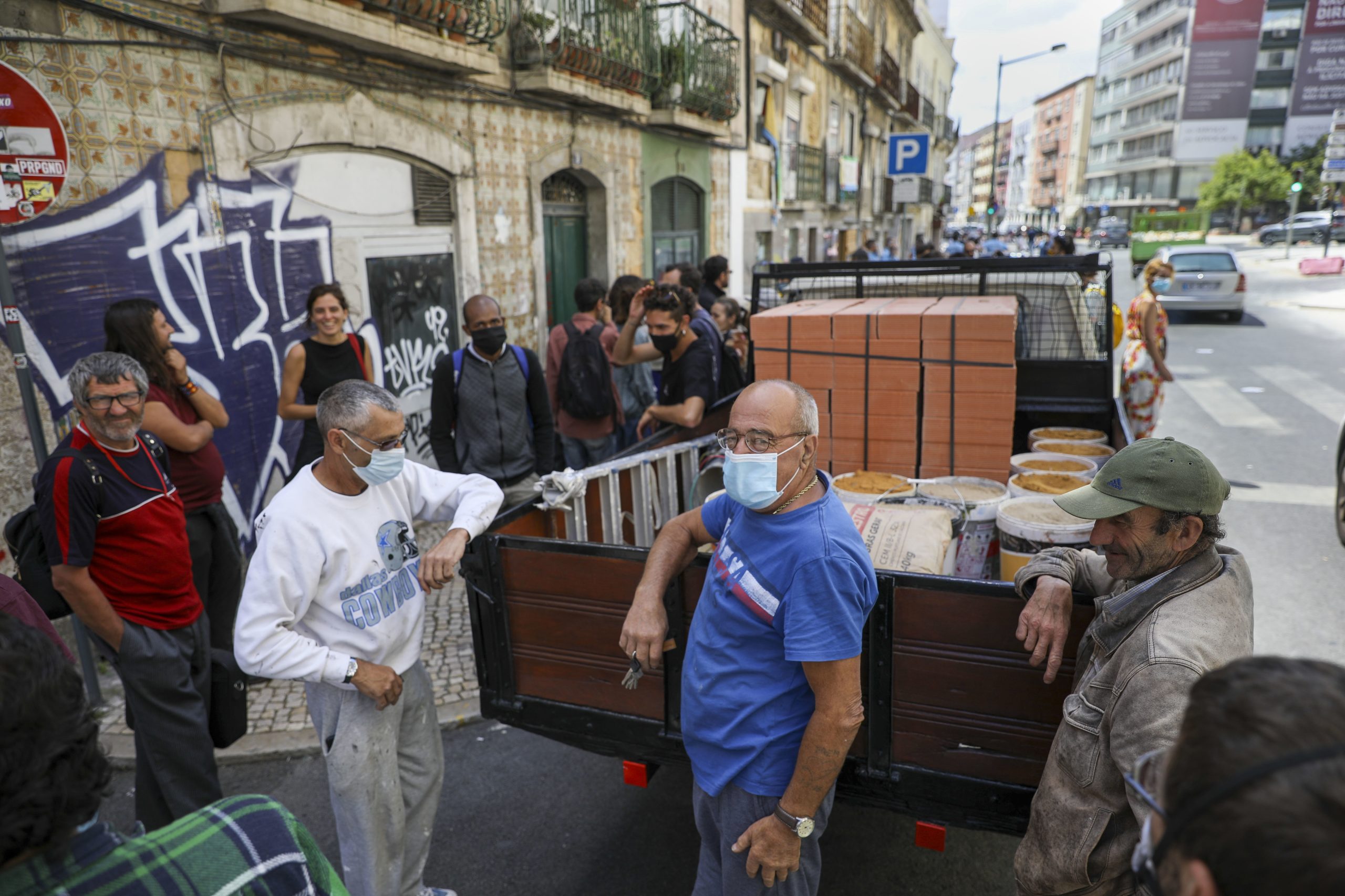 Seara. Vários feridos em tentativa de entrada no centro de apoio a carenciados em Arroios