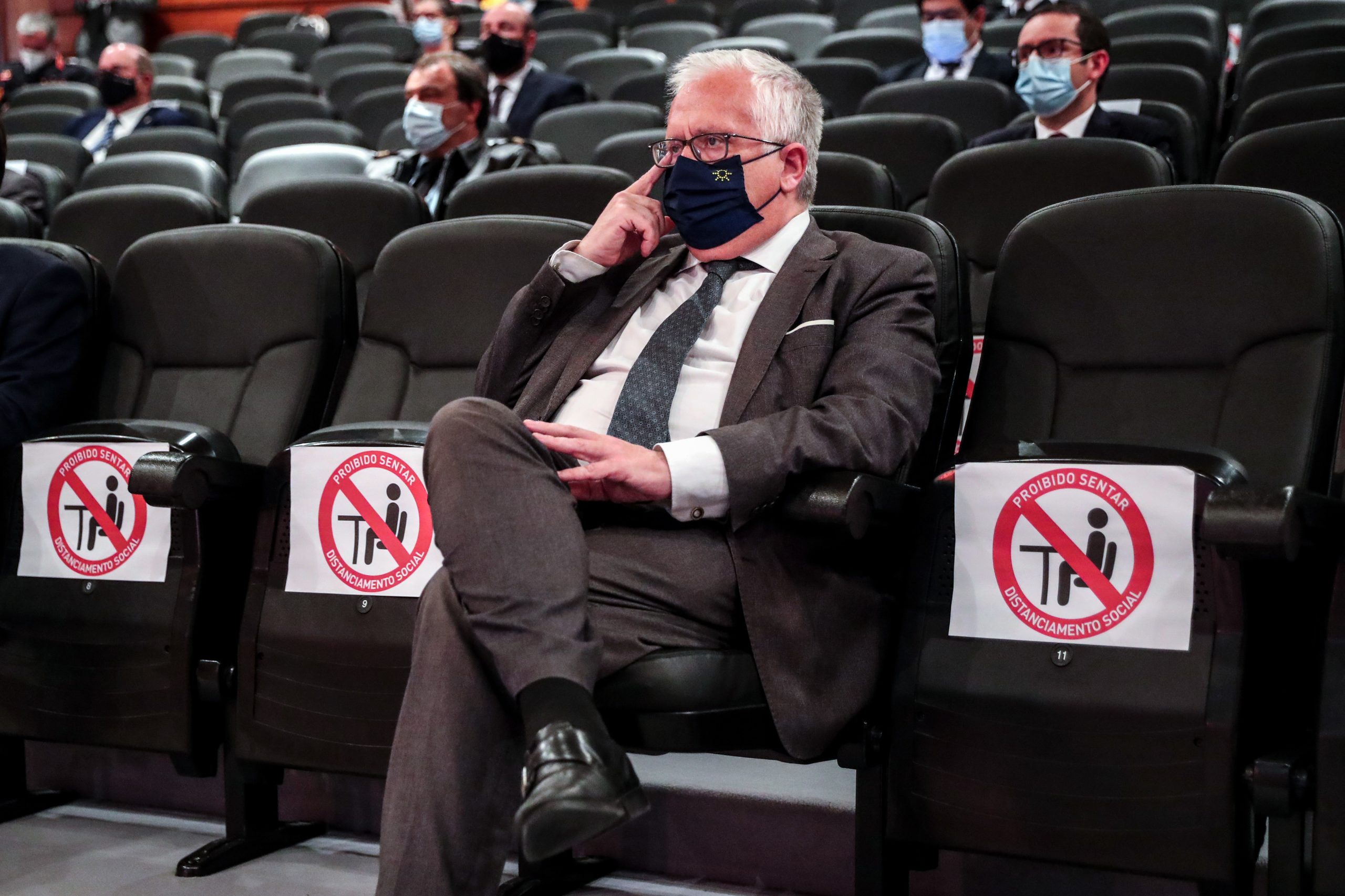 Ministro suspende pena aplicada a polícia antirracista