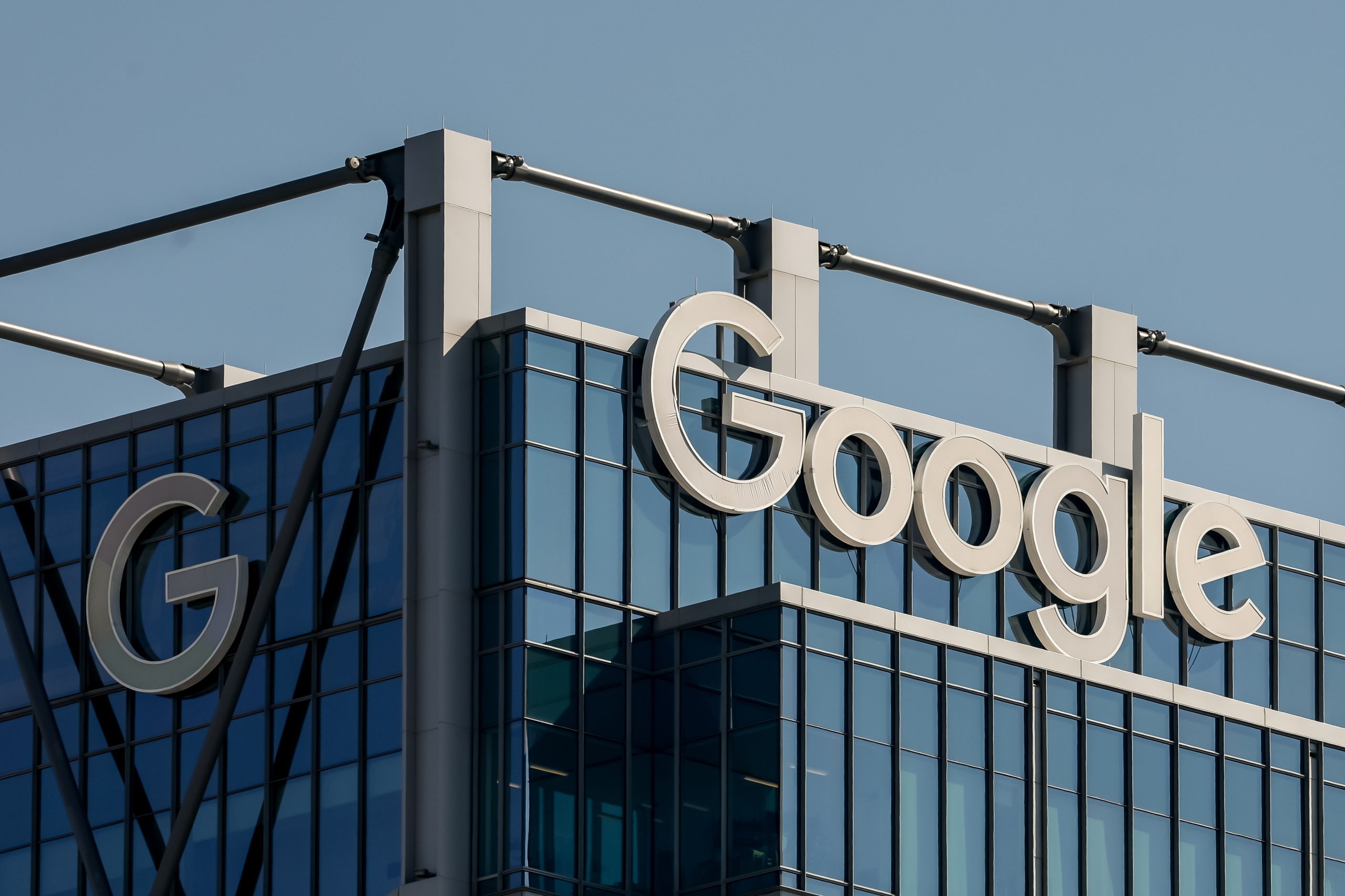 Google pede licença para construir cabo que vai amarrar nos Açores e em Sines