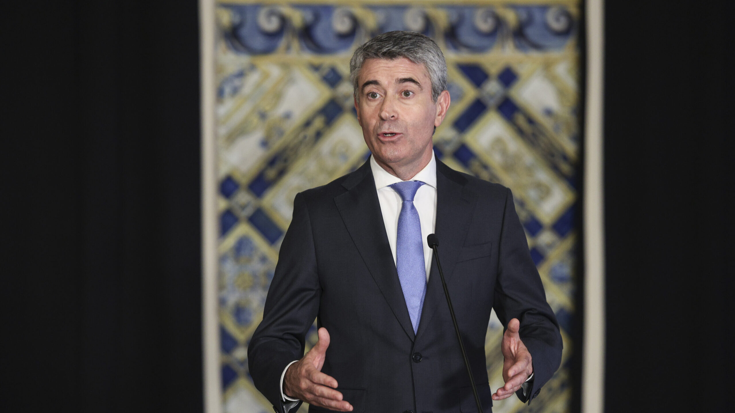 Carneiro endurece posição na lei laboral e acusa Governo de “insensibilidade e desumanidade”