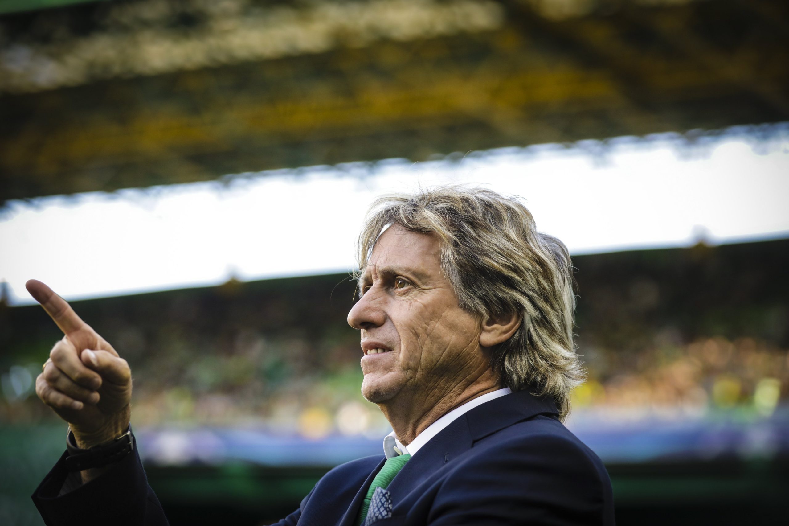 Sporting CP: corpo em Bucareste e cabeça em Lisboa?