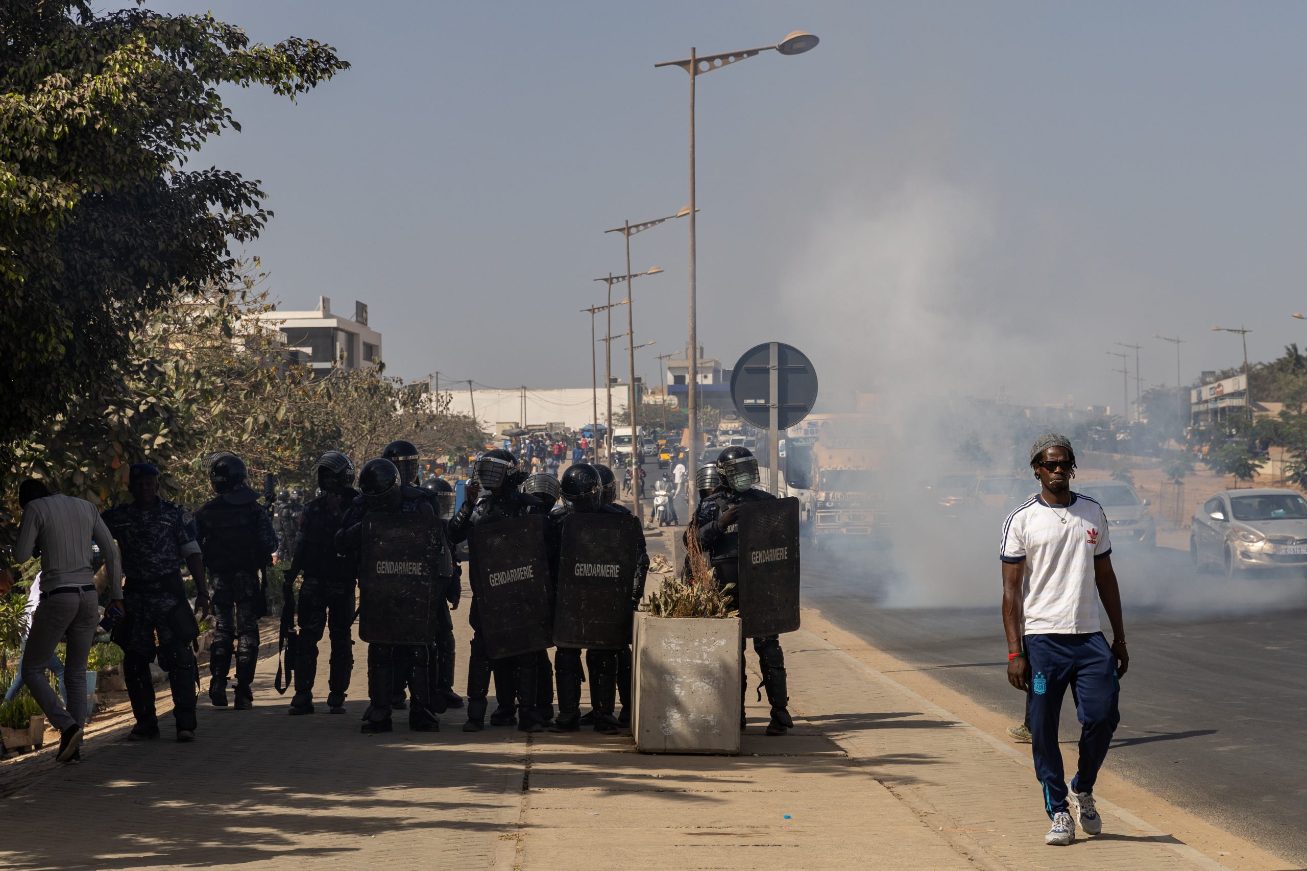 Polícia atira gás lacrimogéneo sobre manifestantes no Senegal