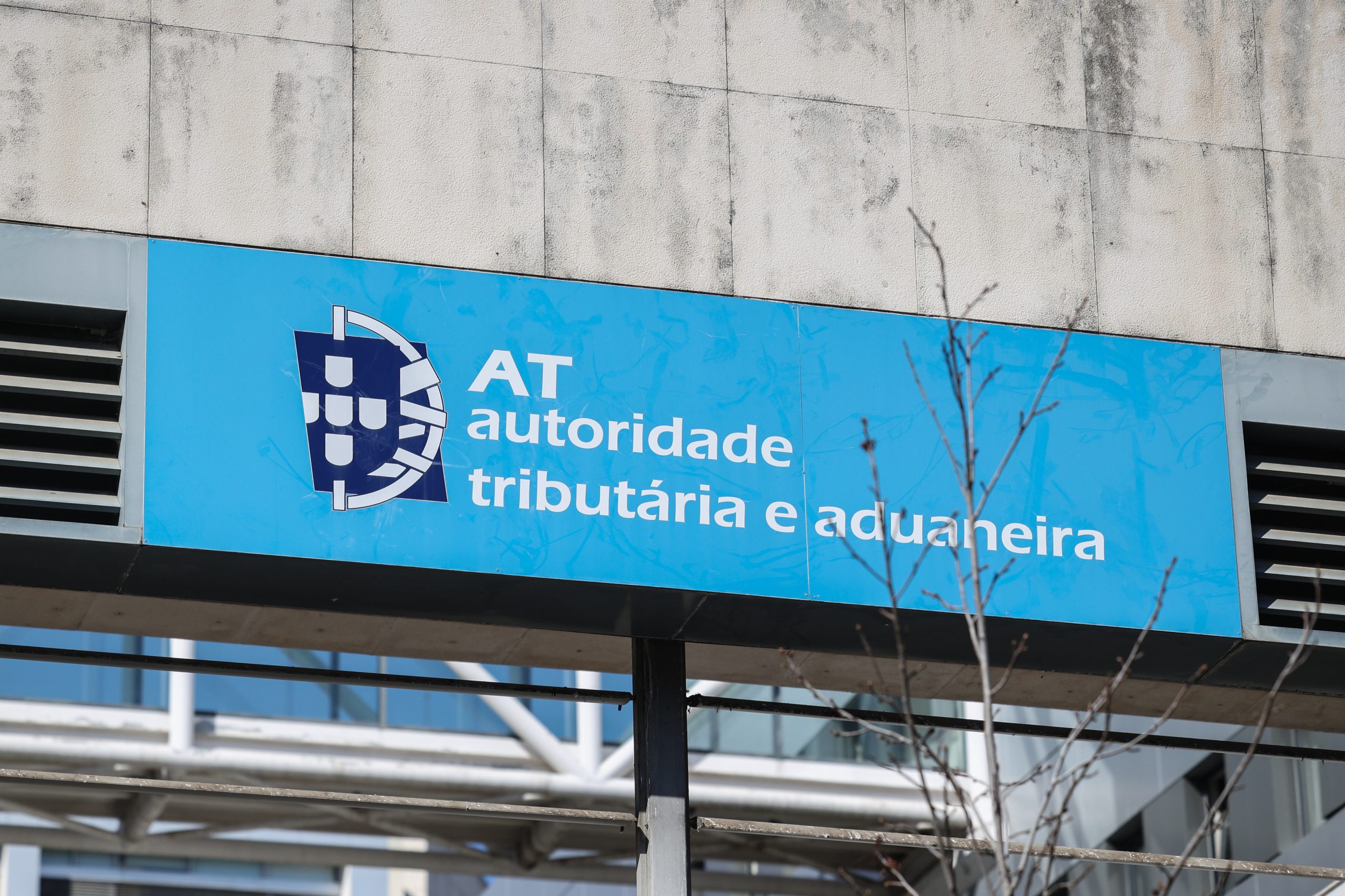Há novas opções para quem emite recibos verdes. Fichas de clientes e descrição de produtos e serviços são as novidades