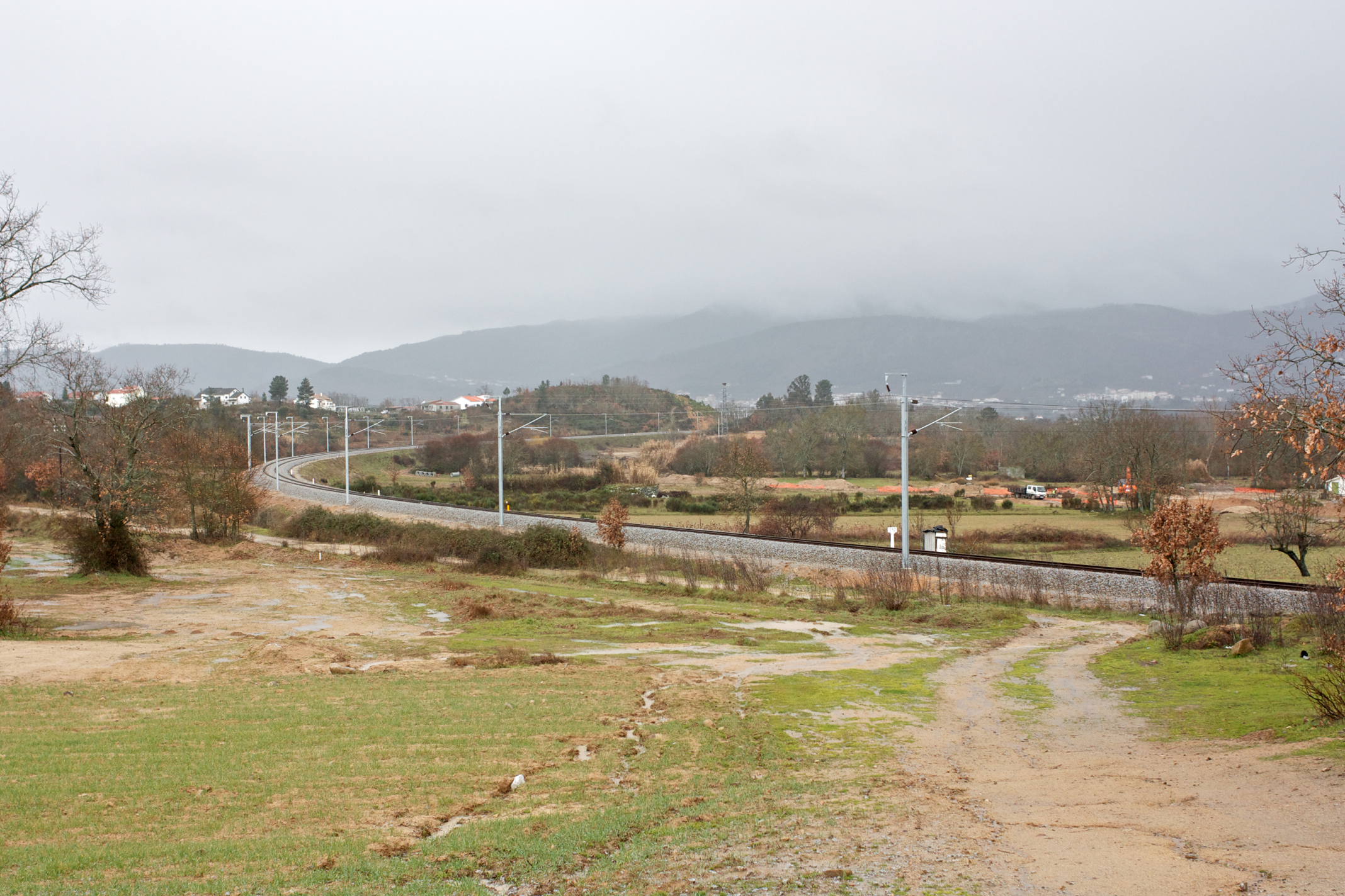 Circulação na Linha da Beira Baixa continua suspensa entre a Covilhã e o Fundão