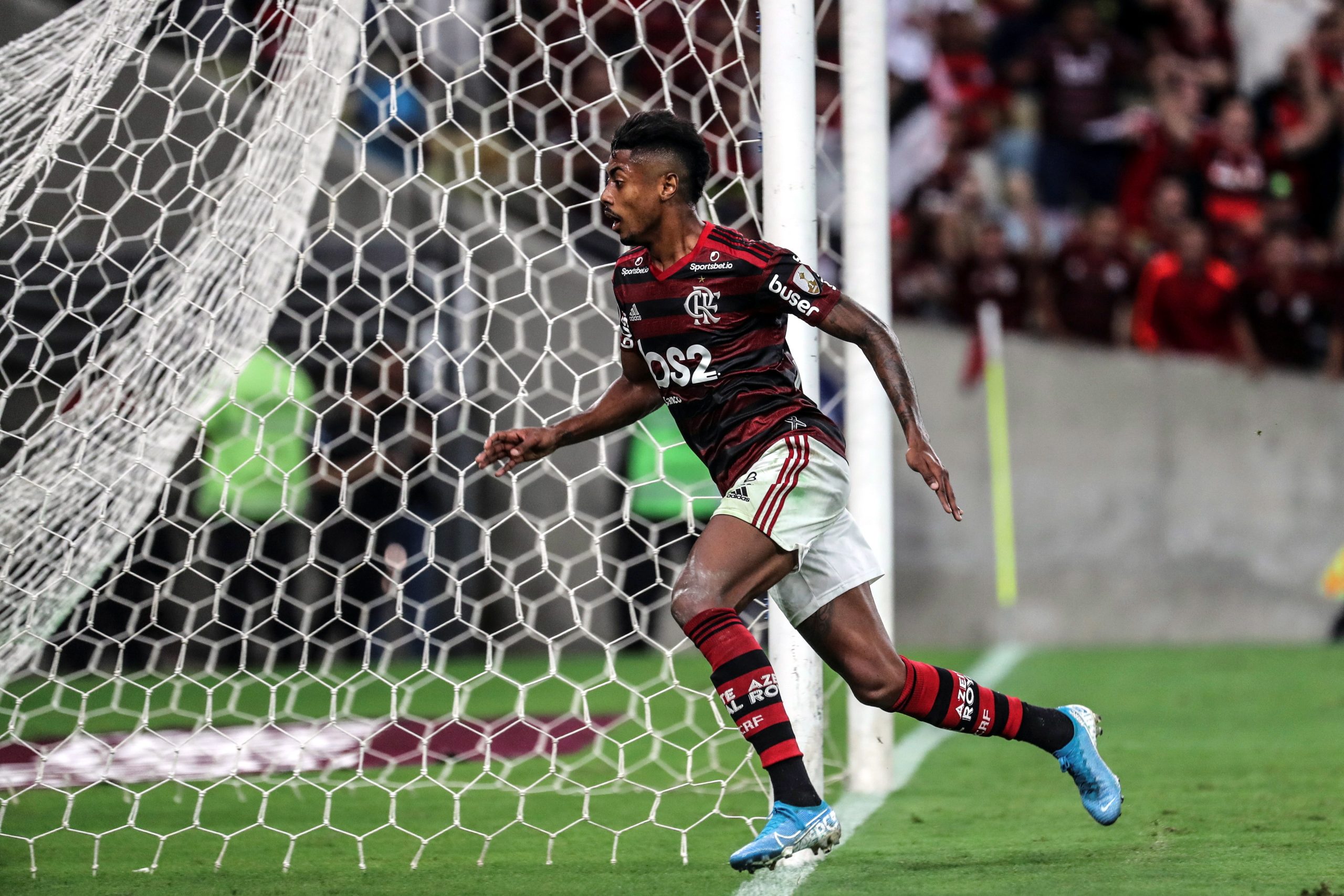 Flamengo: Bruno Henrique renova e Marí ruma à Premier League