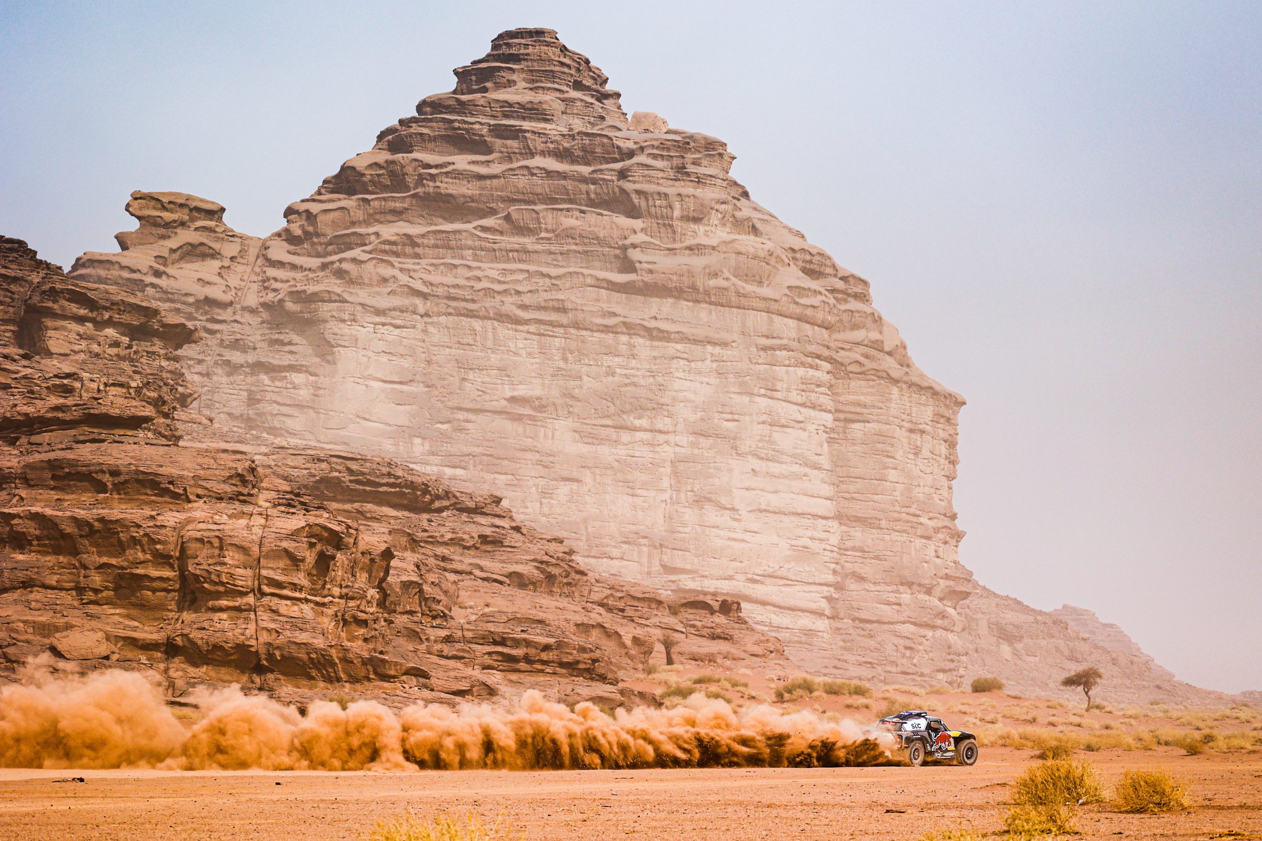 Dakar2021: Al-Attyiah triunfa pela sexta vez, Peterhansel mais perto da vitória final