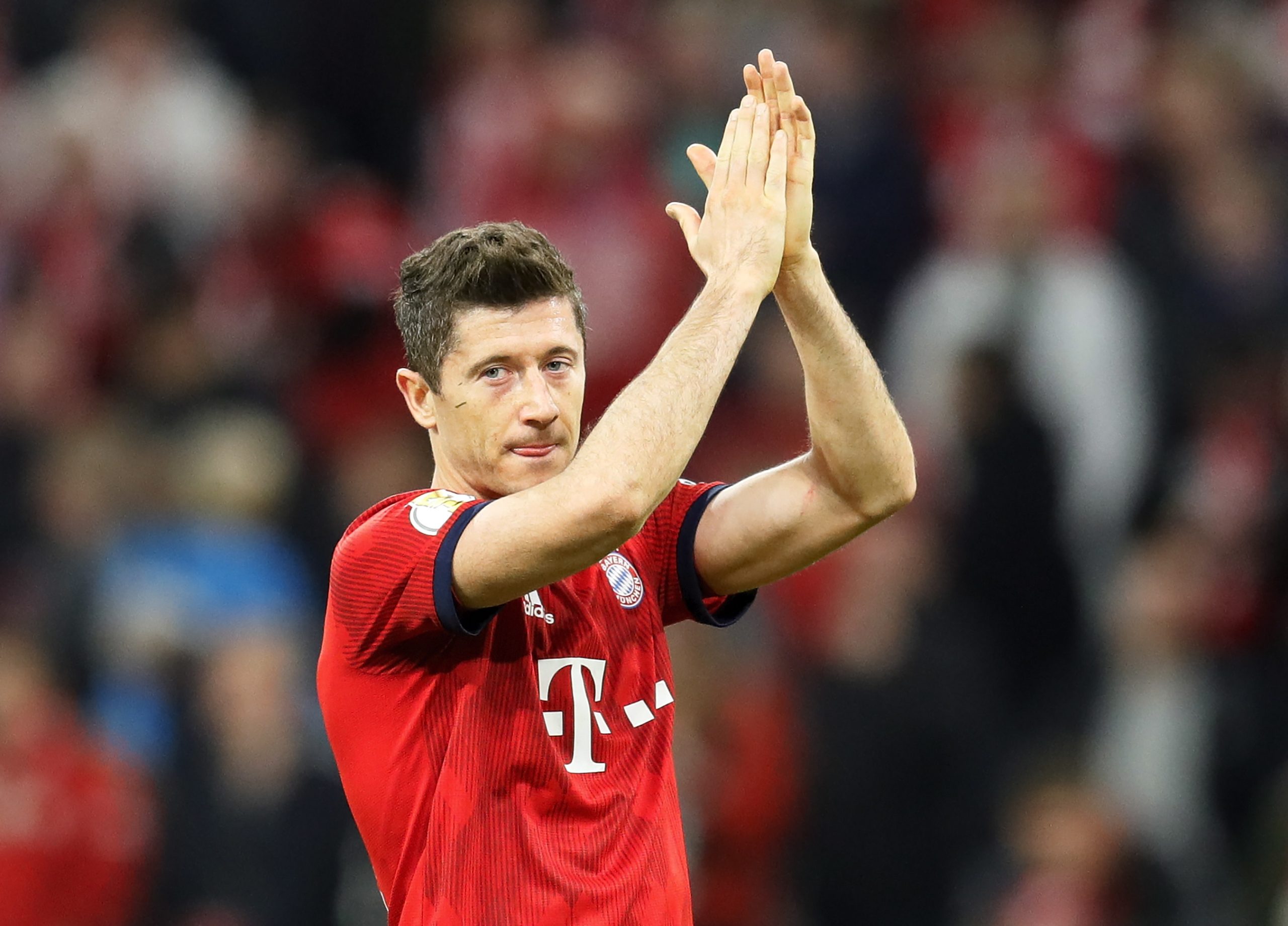 Bayern Munique renova com Robert Lewandowski até 2023