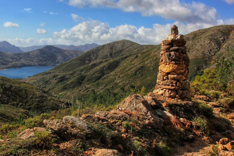 Sinalética centenária de pastores, as mariolas guiam caminheiros pela Peneda-Gerês
