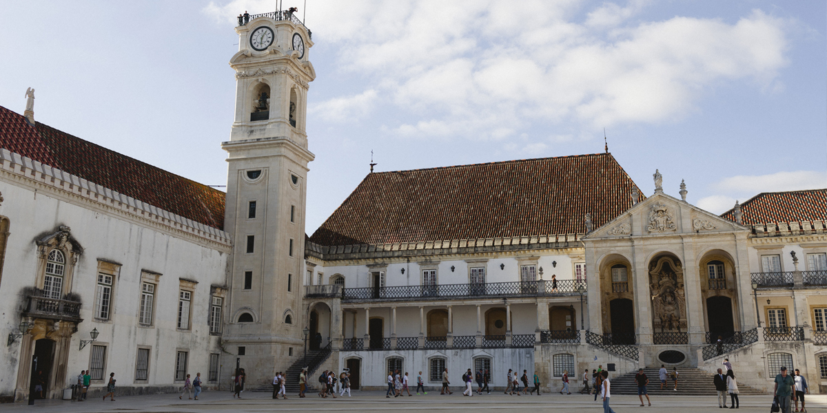 Independências: Universidade de Coimbra aposta na língua portuguesa para se afirmar nas antigas colónias