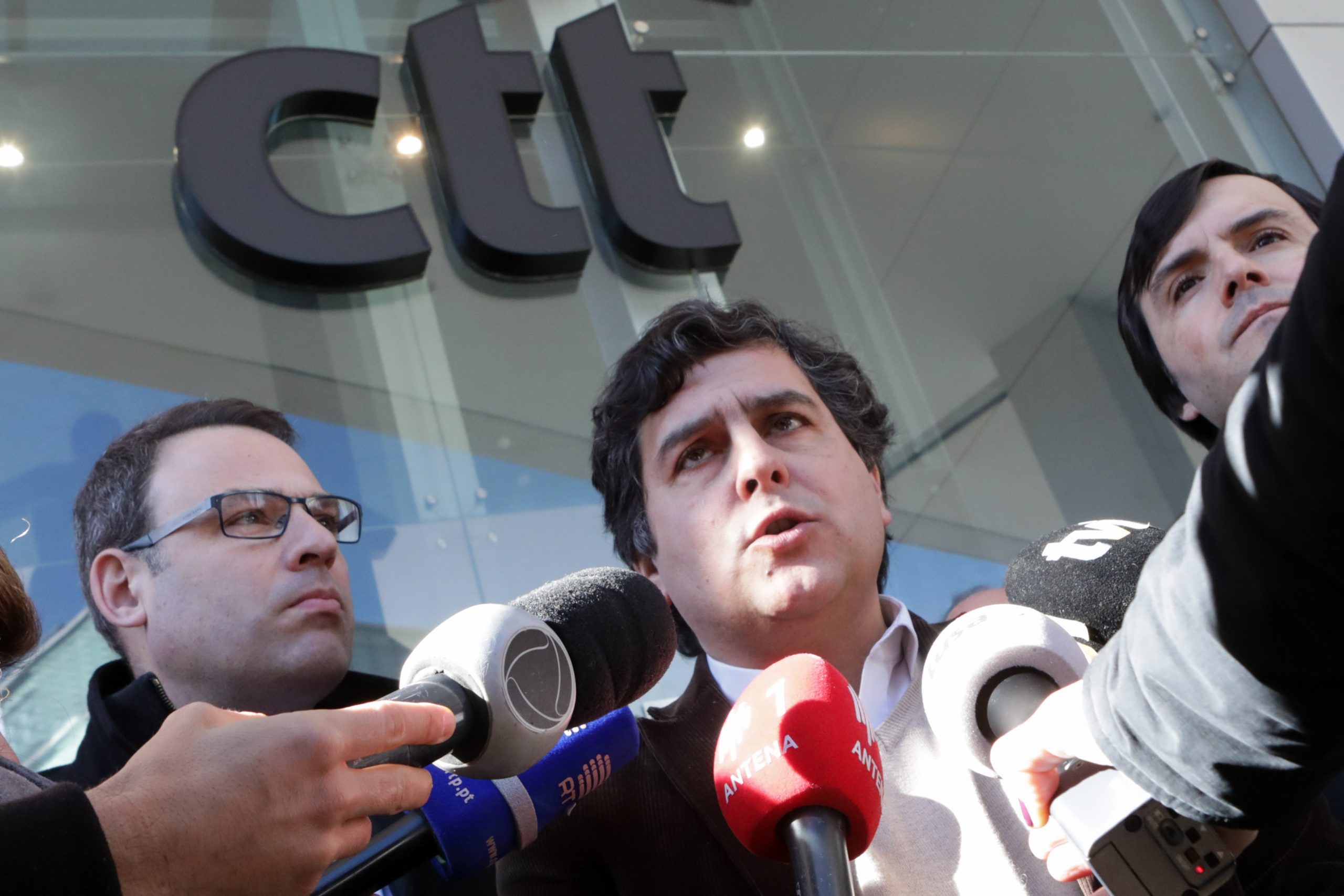 Junta de Camarate, em Loures, vai assegurar serviço de correio na freguesia