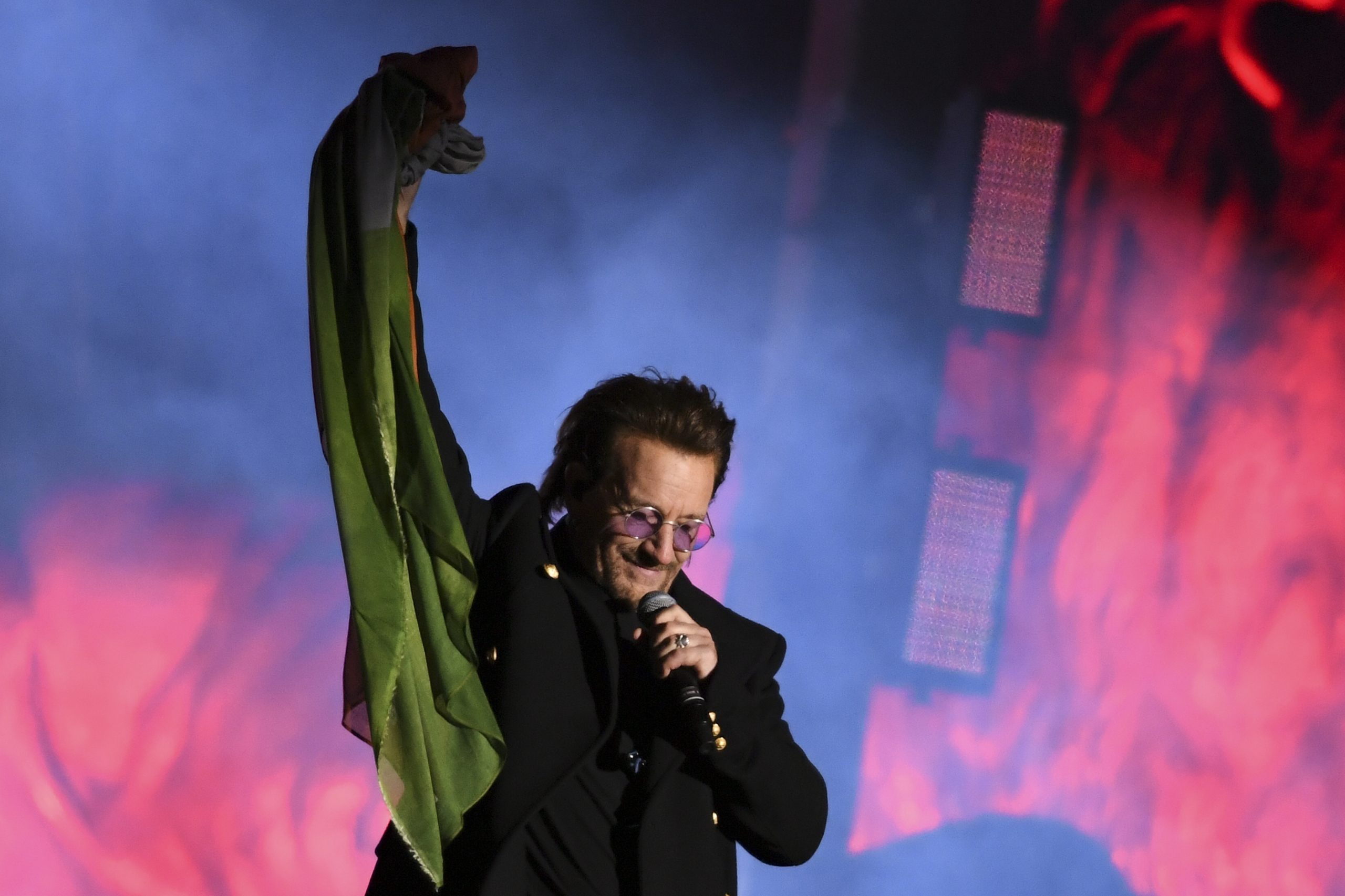 Bono publica livro de memórias a 1 de novembro. “SURRENDER” será editado em Portugal