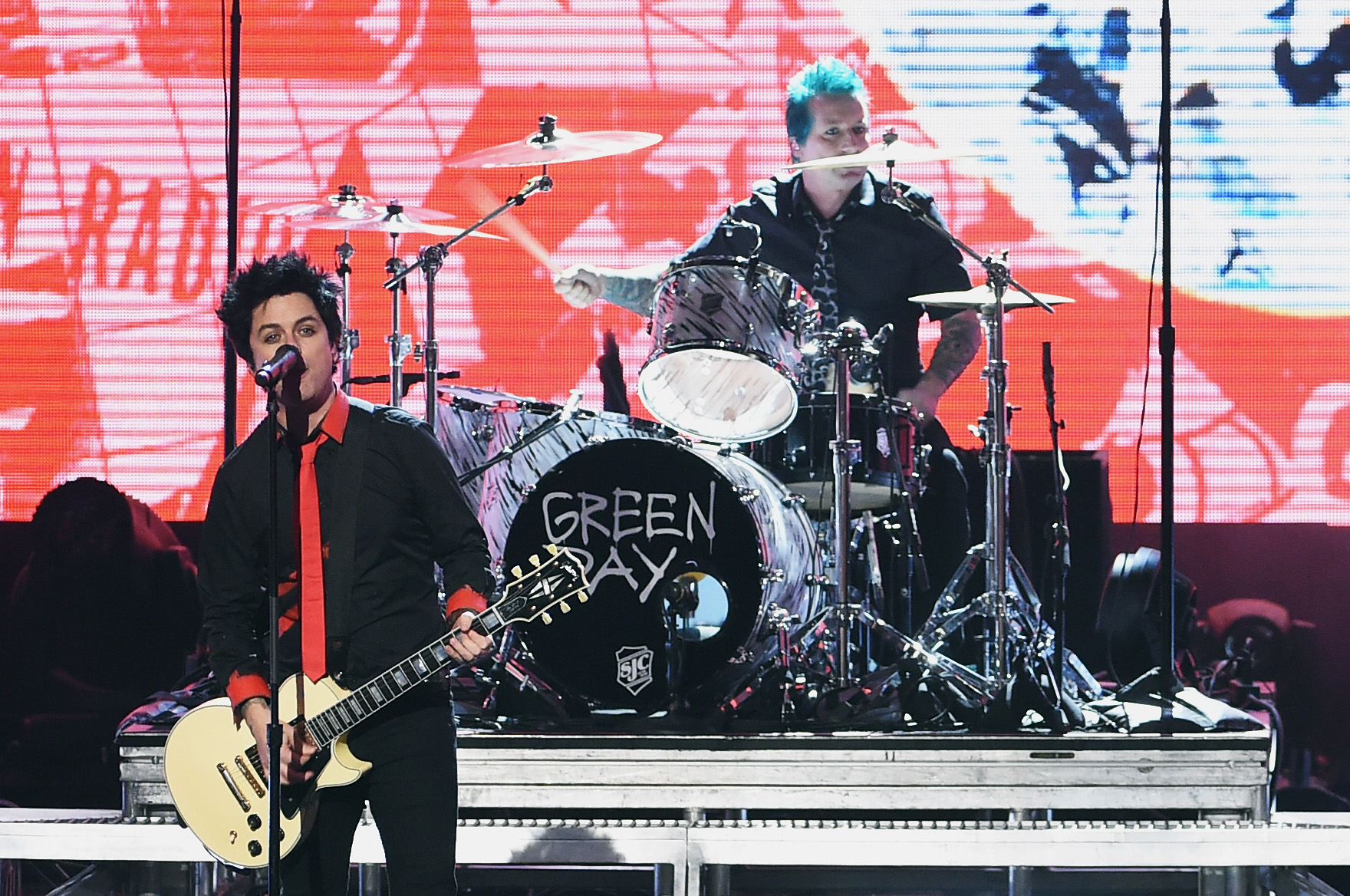 Não é a salvação mas pode ajudar: já ouvimos “Saviors”, o novo álbum dos Green Day