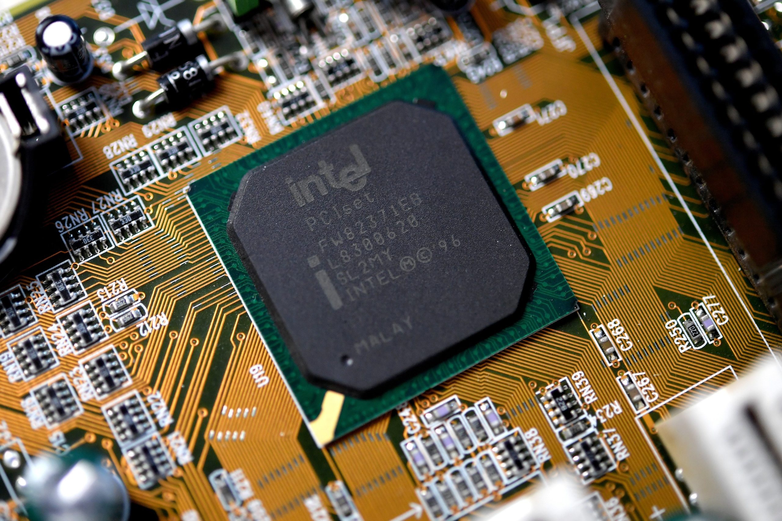 Bruxelas volta a multar norte-americana Intel em mais de 370 milhões de euros por práticas anticoncorrenciais