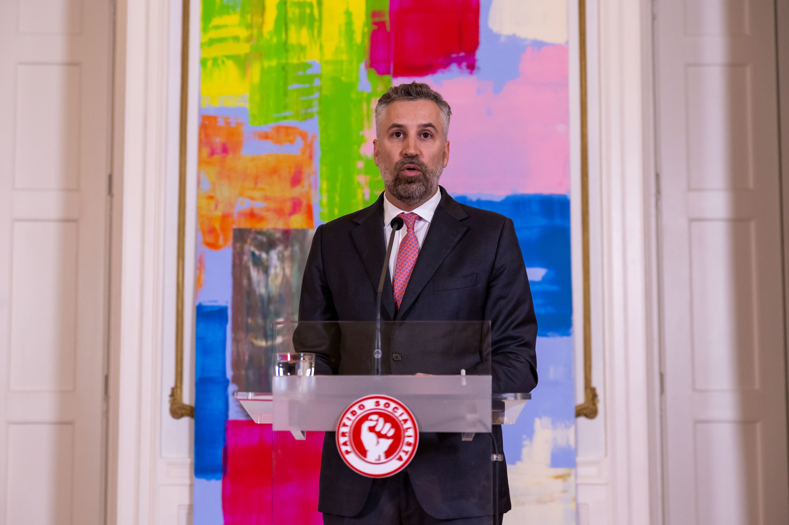 Pedro Nuno Santos: o que dizem as escrituras das três casas, os contratos de compra e venda e a notificação de IMI da AT