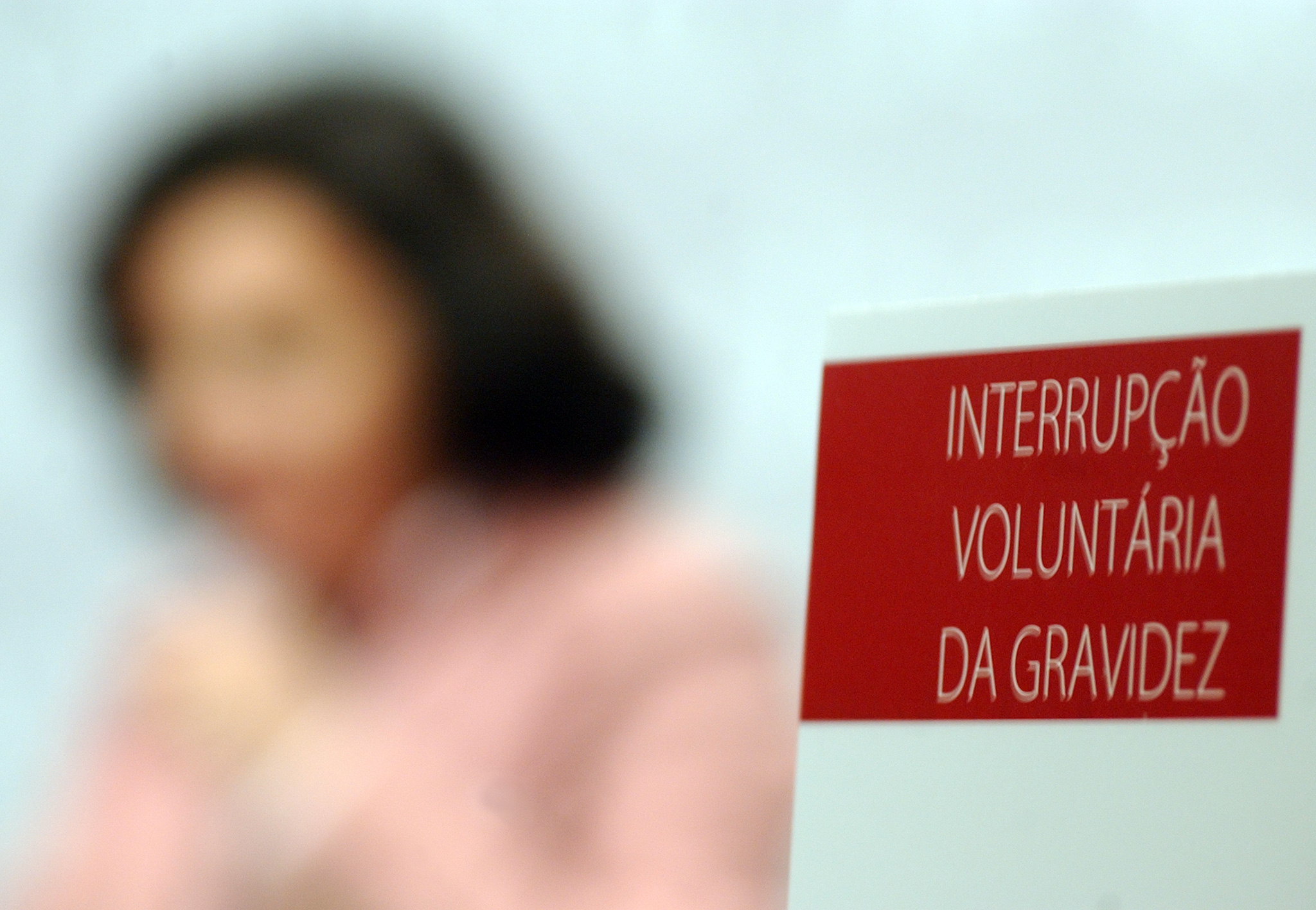 Livre propõe alargar prazo do aborto para 14 semanas e eliminar período de reflexão