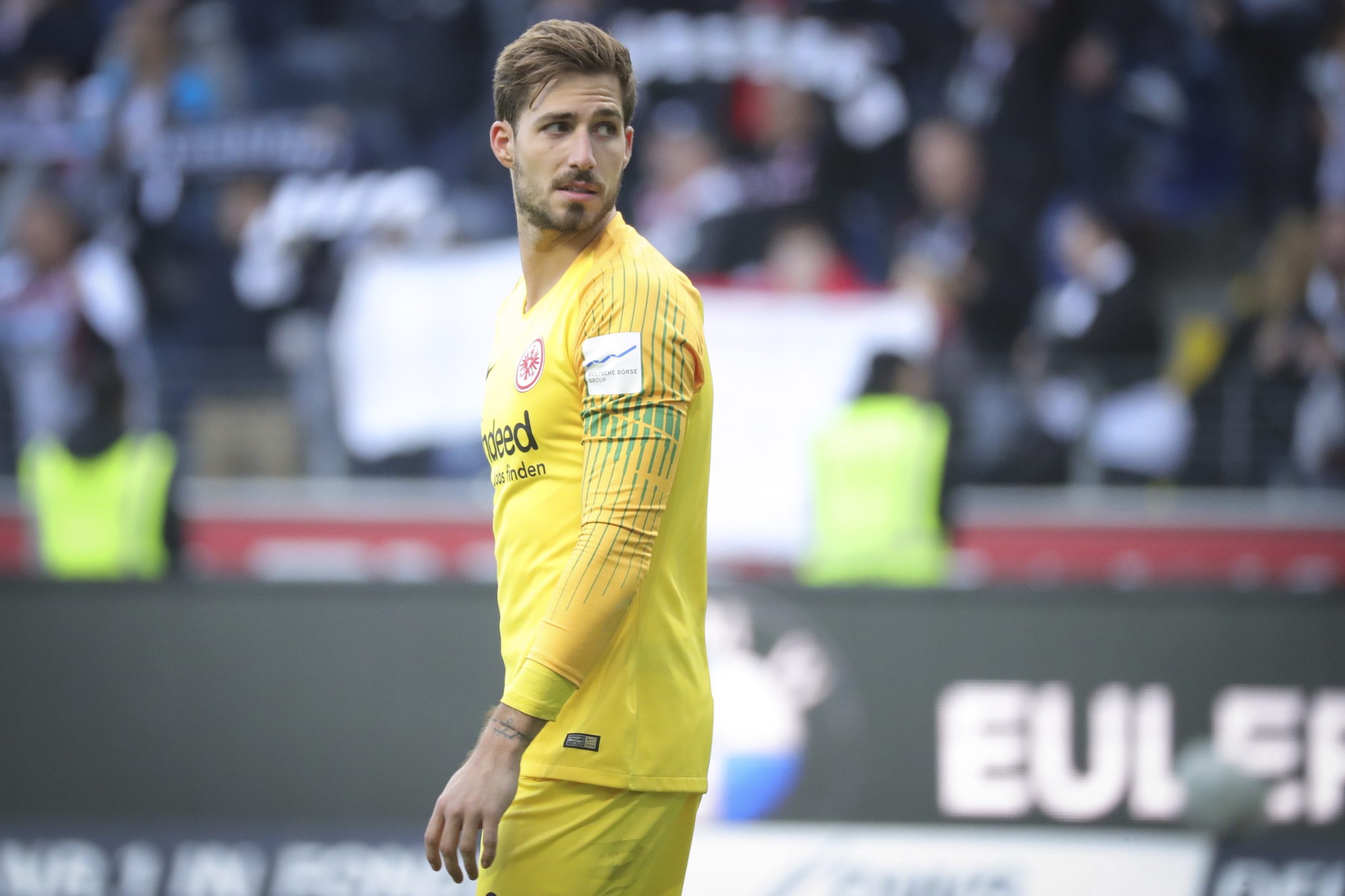 Guarda-redes alemão Kevin Trapp contratado a título definitivo pelo Eintracht