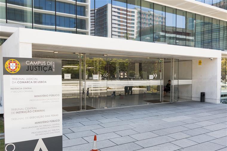 Ex-autarca fica com pena suspensa caso pague 12.000 euros à Junta de Odivelas