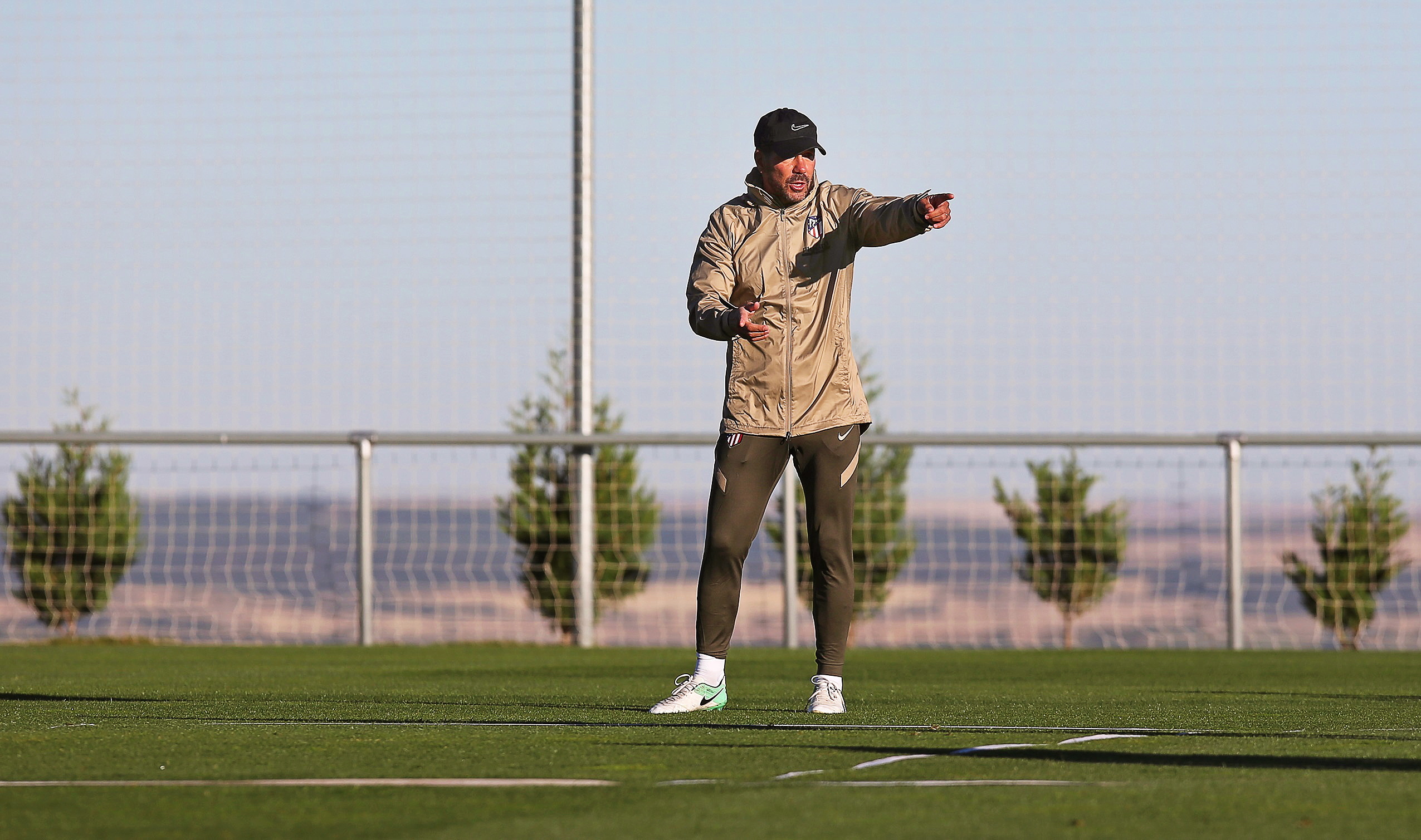 Treinador do Atlético de Madrid, Diego Simeone, teve teste positivo à covid-19