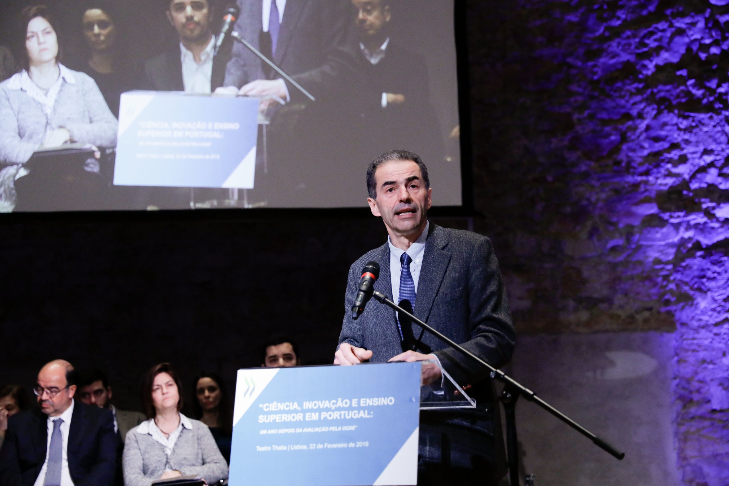 Manuel Heitor avisa que bolsas de pós-doutoramento vão ter duração máxima de três anos