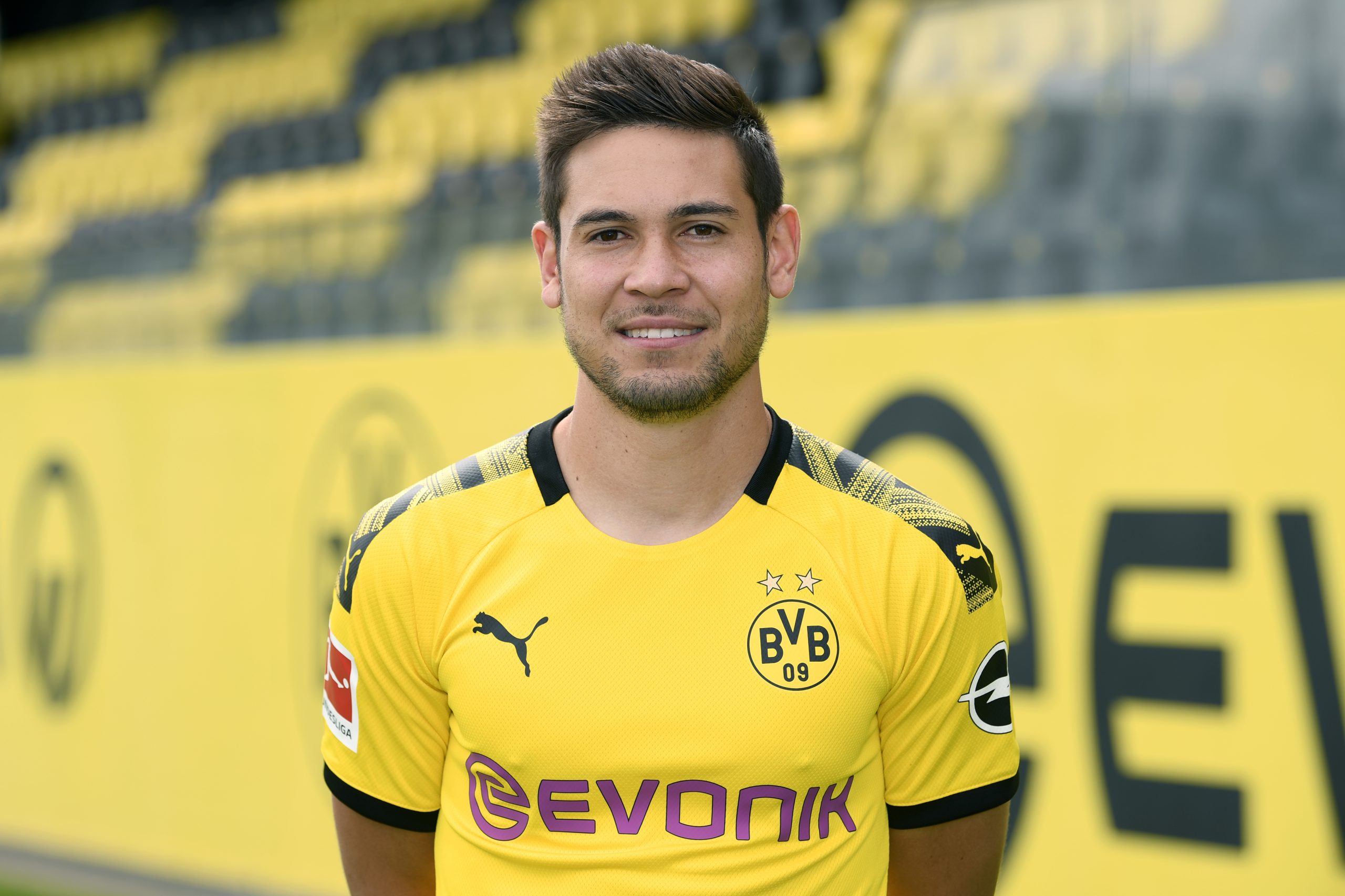 Raphael Guerreiro renova com o Dortmund até 2023
