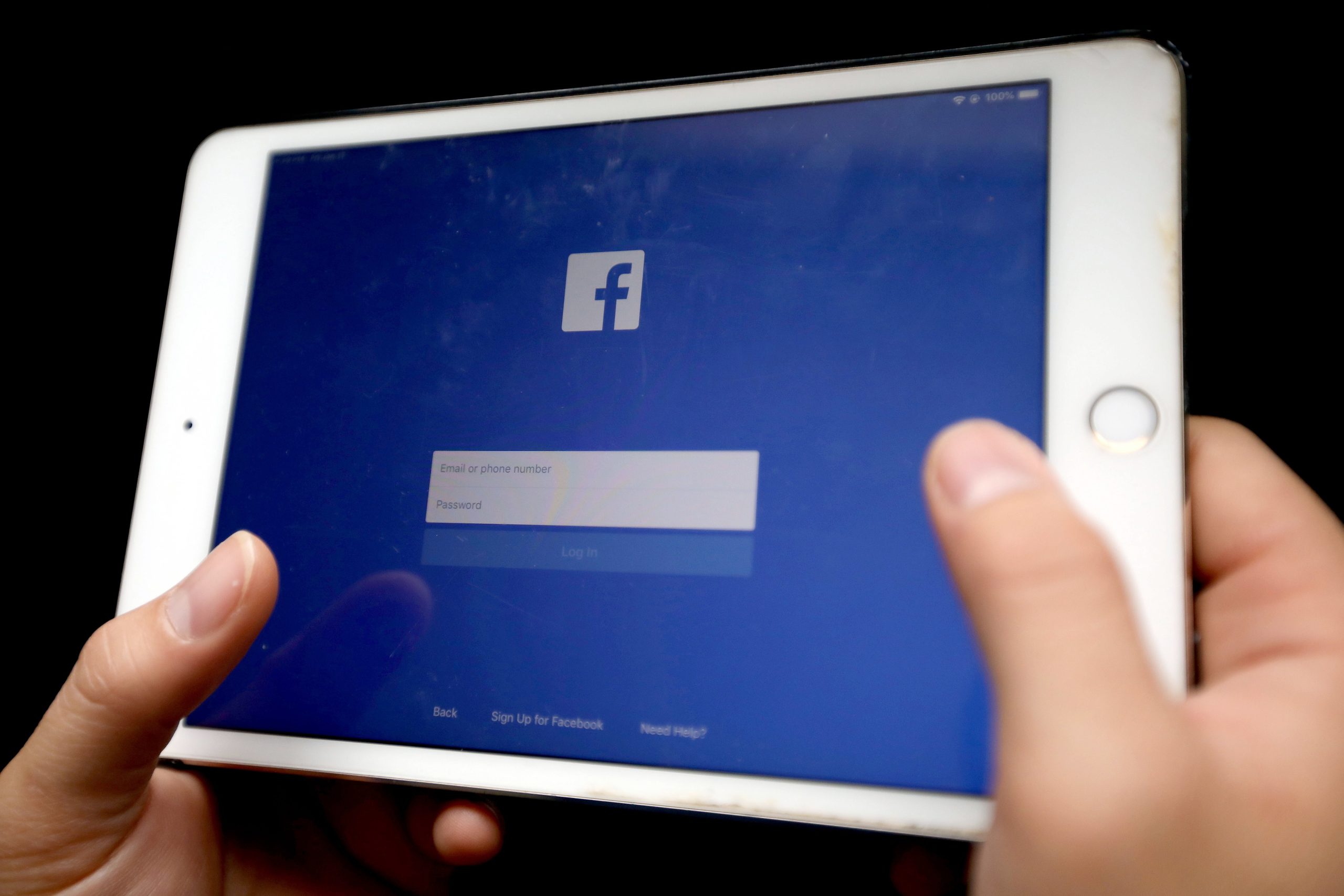 Rússia anuncia “restrição parcial” no acesso ao Facebook