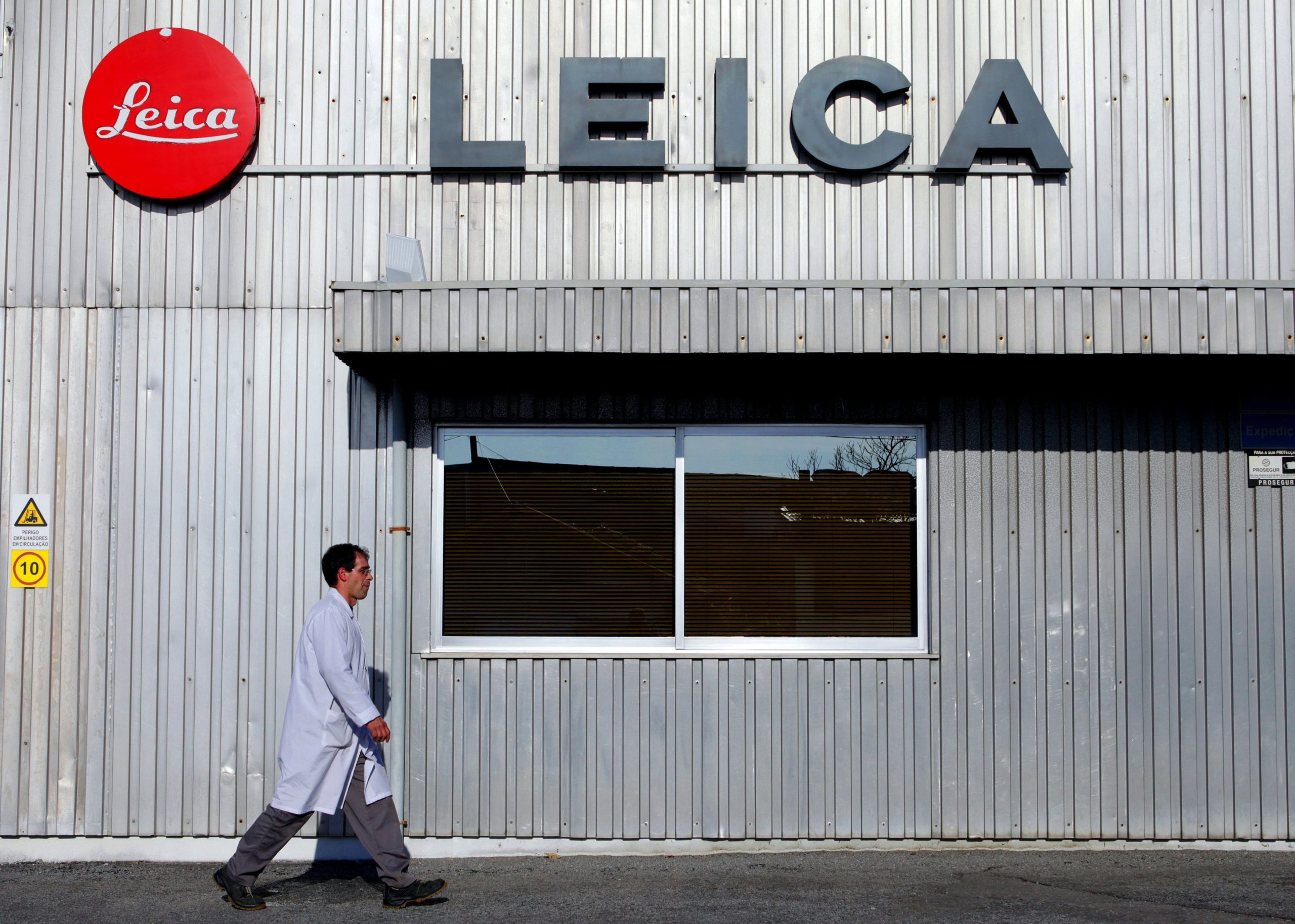 Multinacional alemã Leica lançou binóculo 100 por cento “made in” Famalicão