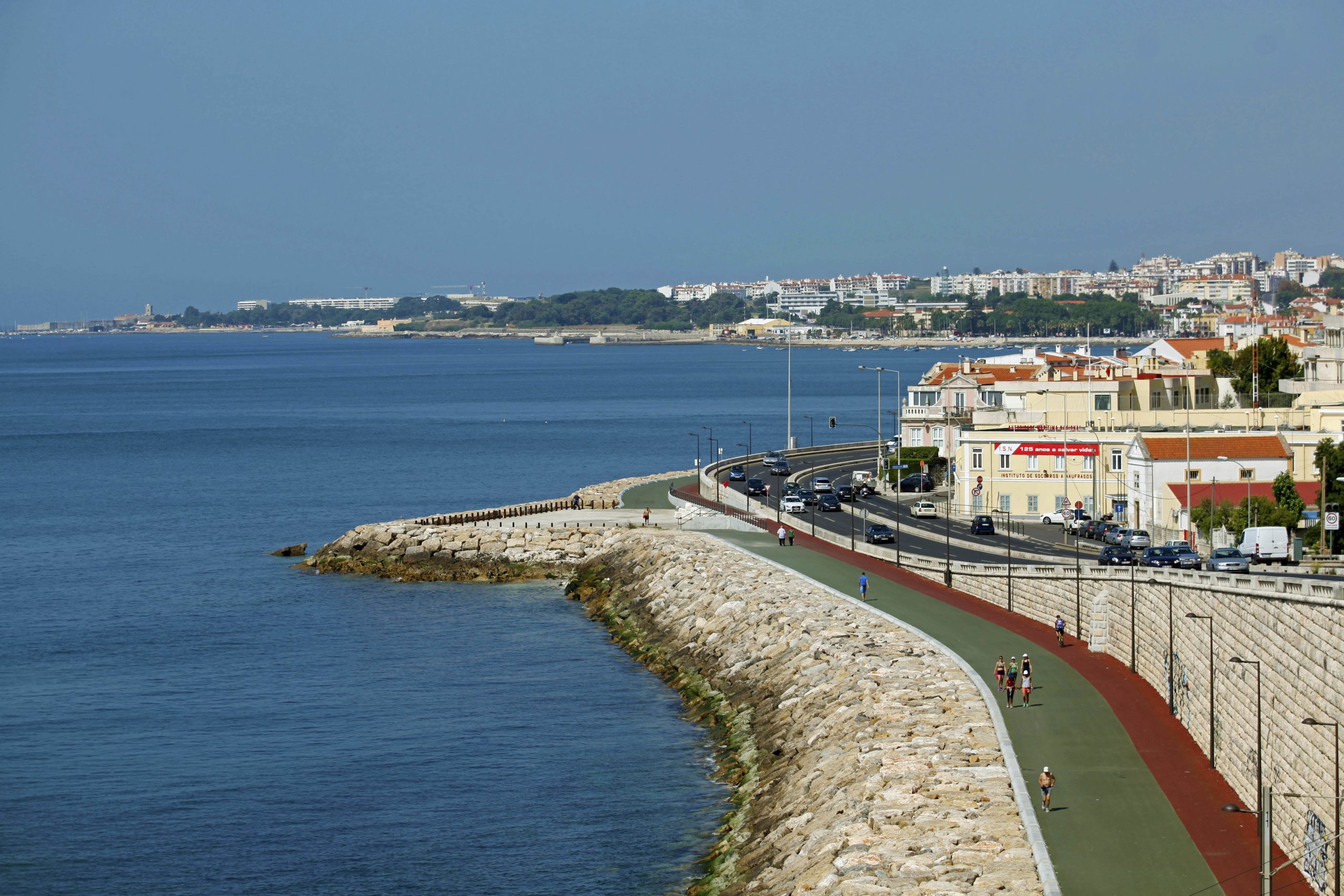 Covid-19: Restrições no paredão de Cascais levantadas a partir das 18:00 de hoje
