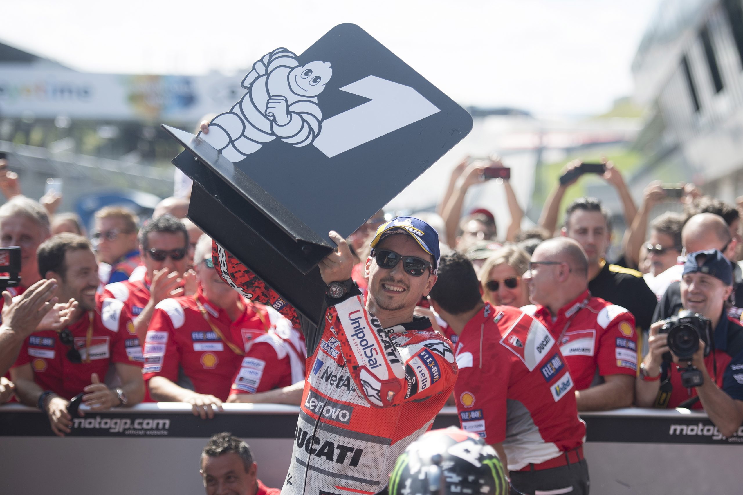 Jorge Lorenzo vence na Áustria e Márquez reforça liderança do mundial de MotoGP