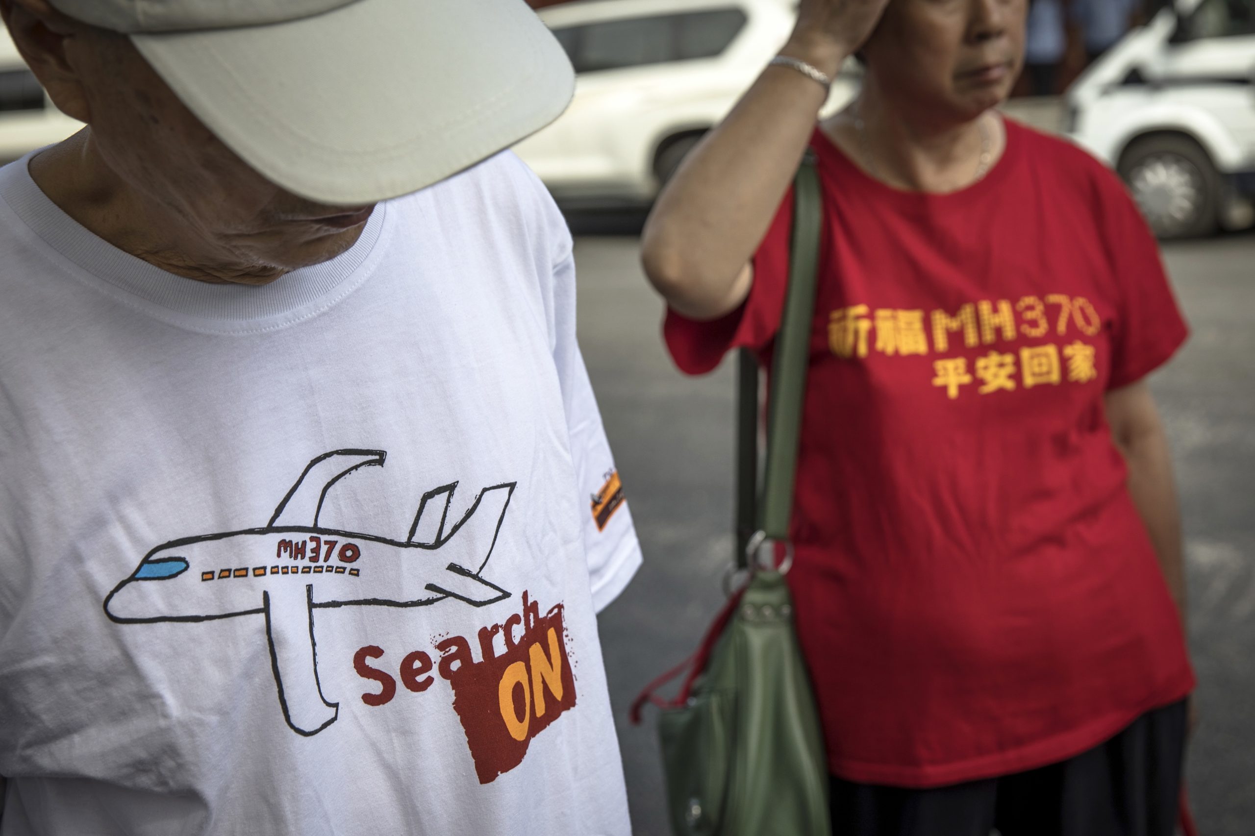 Voo MH370. Familiares chineses das vítimas pedem à Malásia que não cesse as buscas