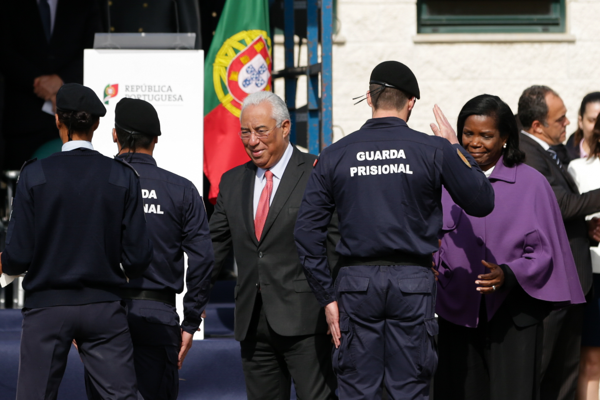 Ministra da Justiça confiante que crispação no sector prisional vai acabar