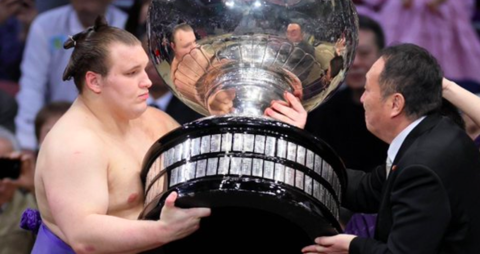 Danylo Yavhusishyn: o lutador ucraniano que faz história no sumo japonês