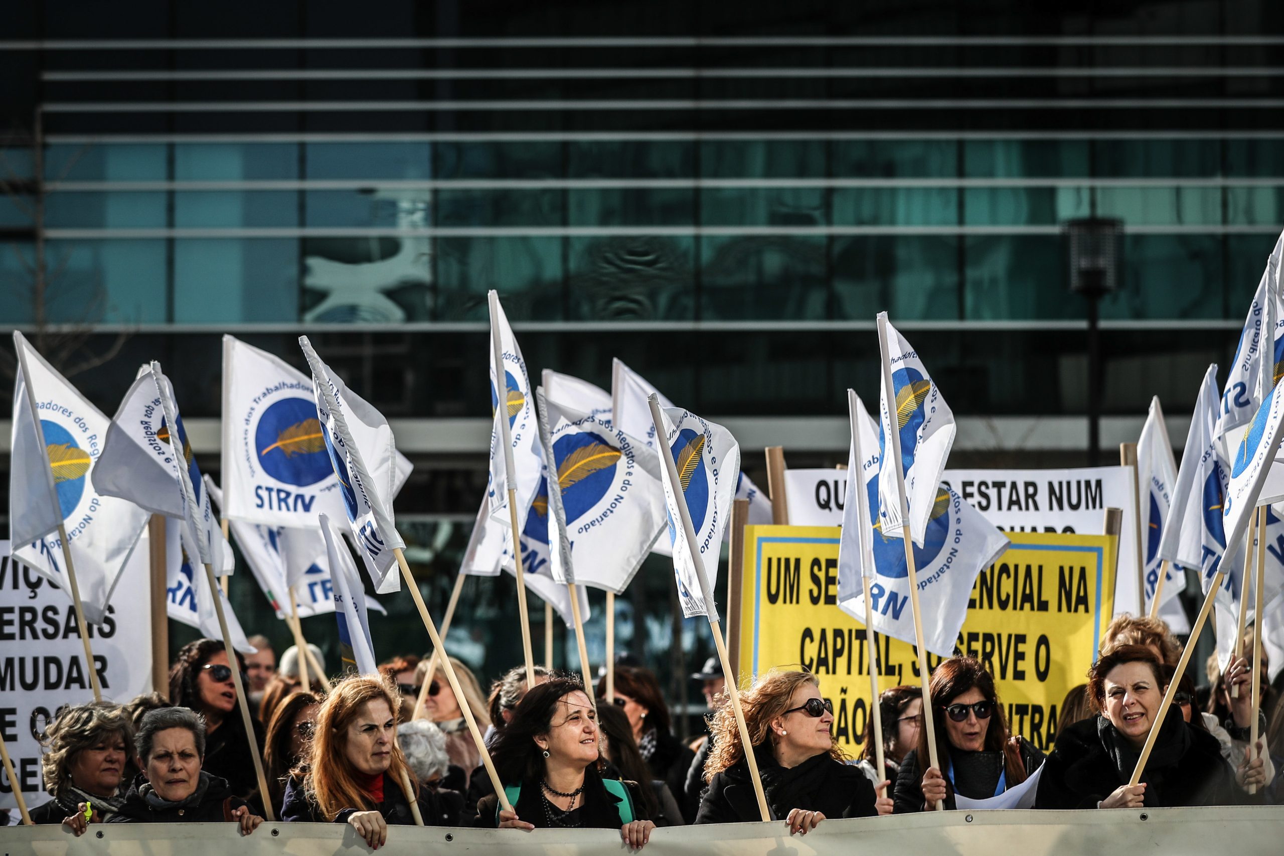 Trabalhadores dos registos realizam hoje greve e concentração em Lisboa
