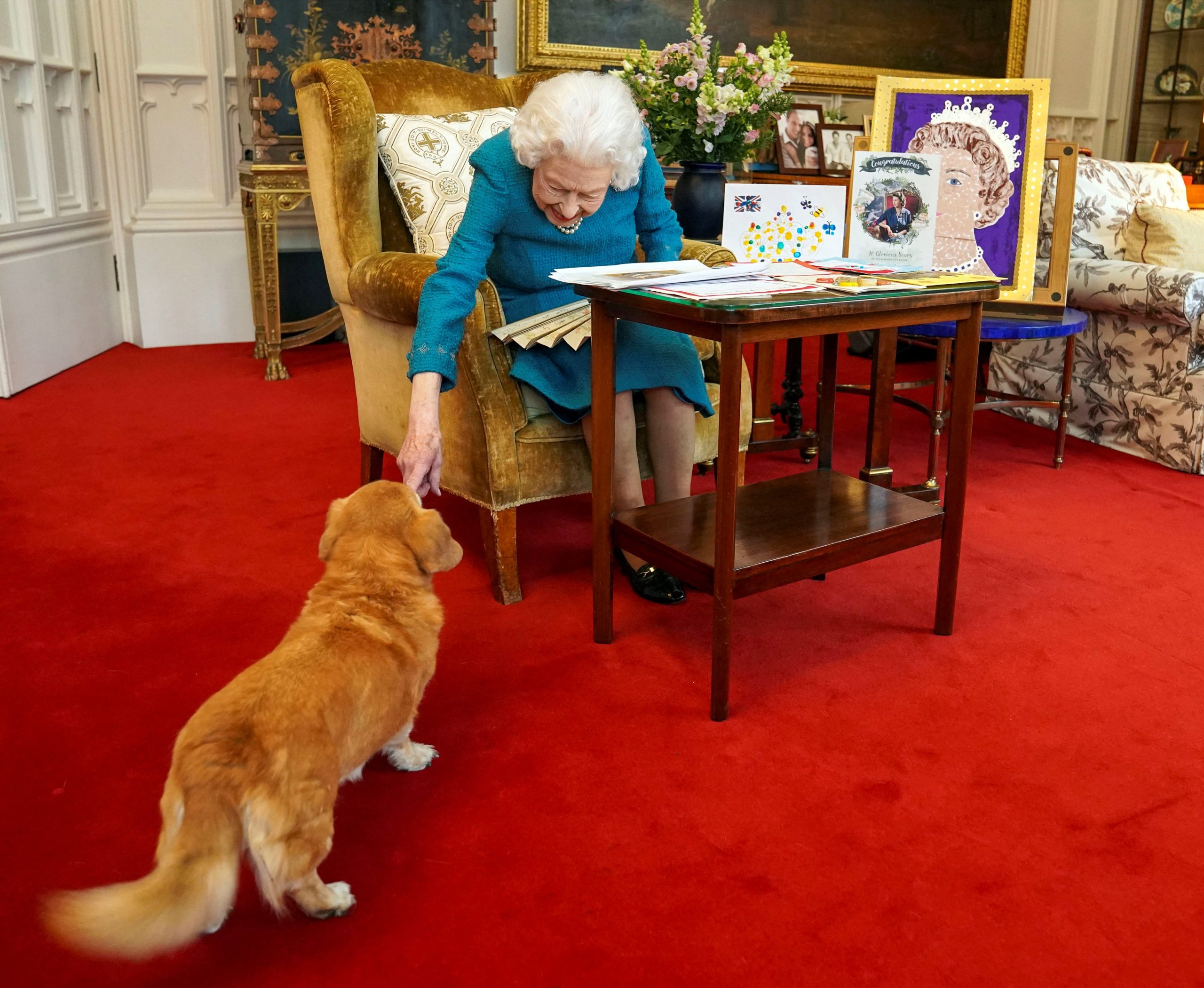 Já se sabe com quem vão ficar os corgis de Isabel II