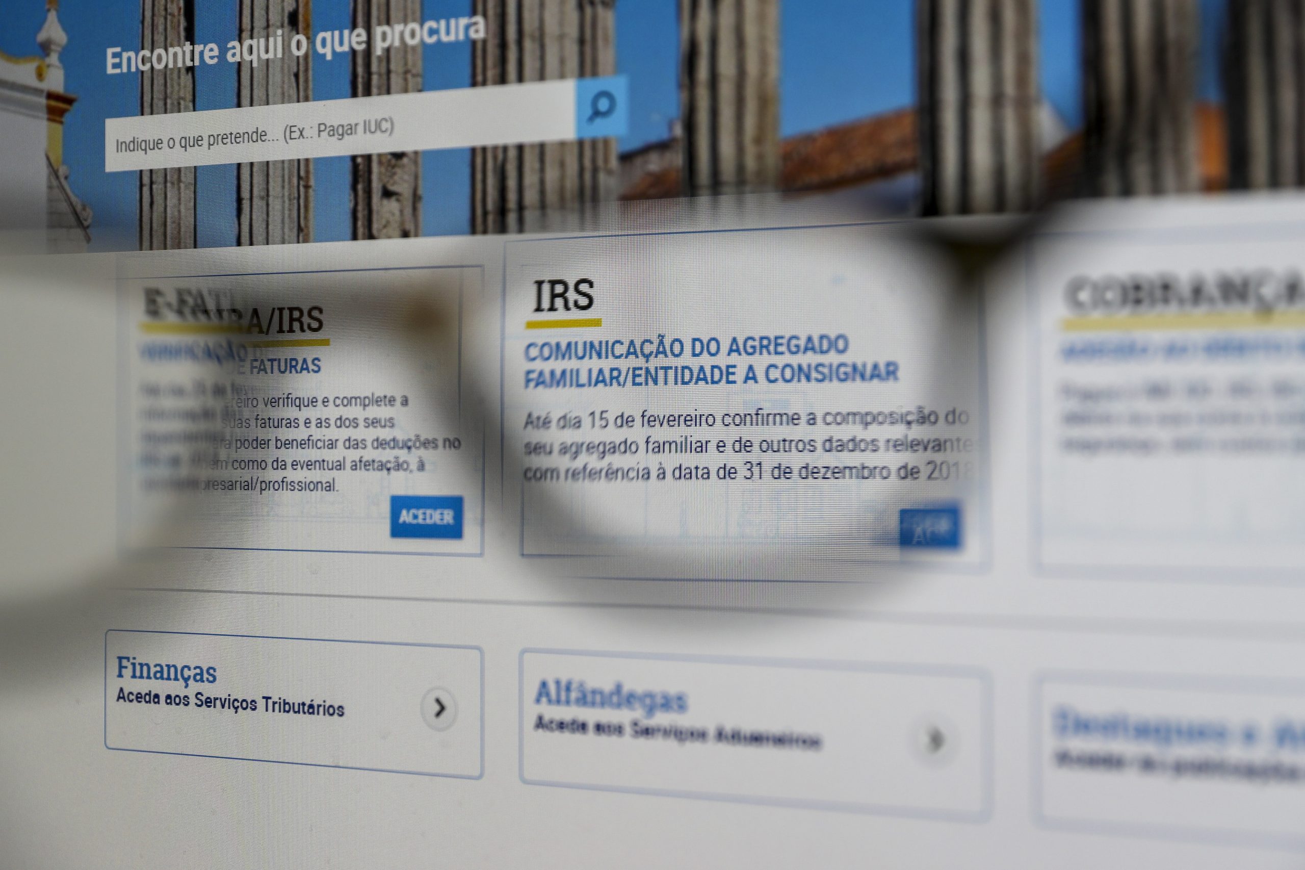 Entrega em papel do modelo 10 do IRS termina a 1 de janeiro