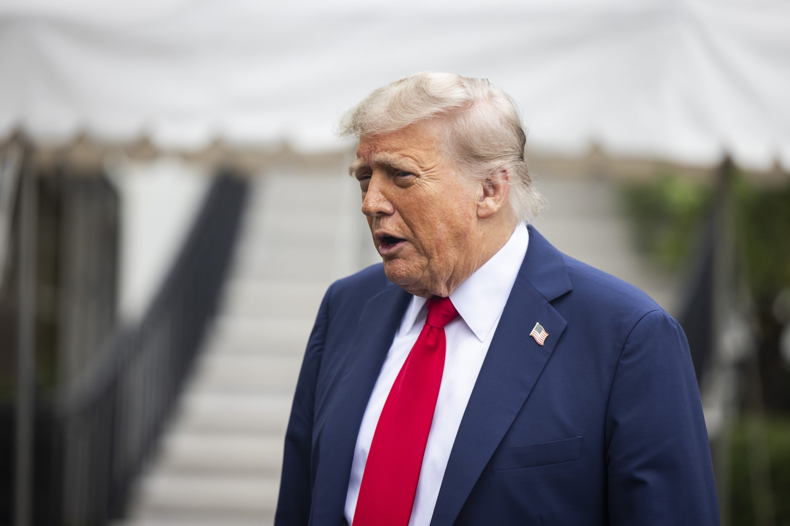 Trump promete incursões terrestres na Venezuela “muito em breve”. Washington admite que Maduro pode exilar-se na Turquia