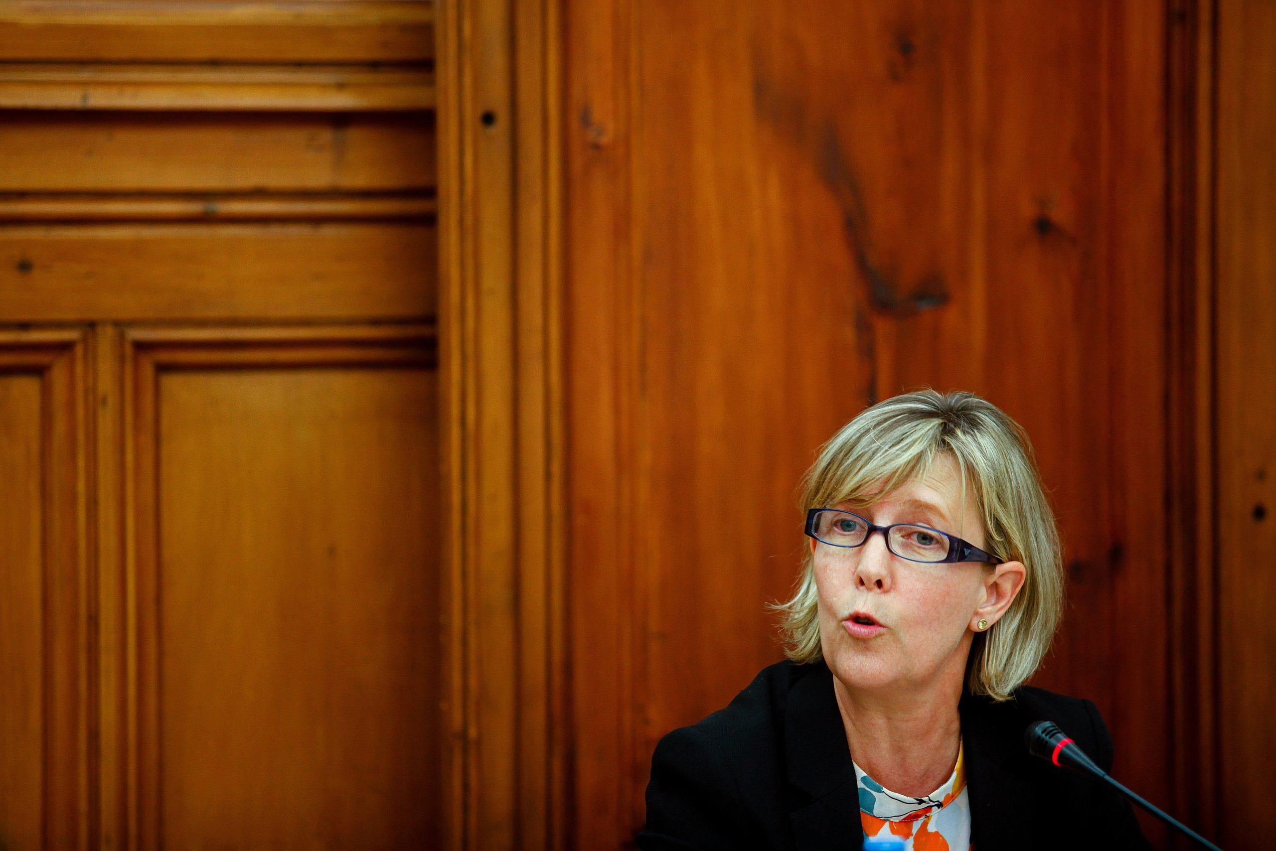 OE2018: Ex-ministra das Finanças acusa Governo de desperdiçar oportunidade para consolidar poder