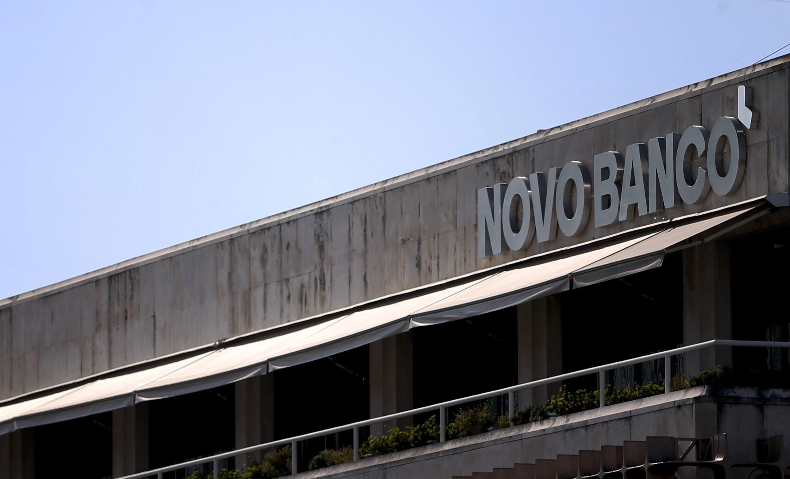 Novo Banco vendeu seguradora a um magnata condenado por corrupção com desconto de 70% ‘coberto’ pela ajuda do Estado