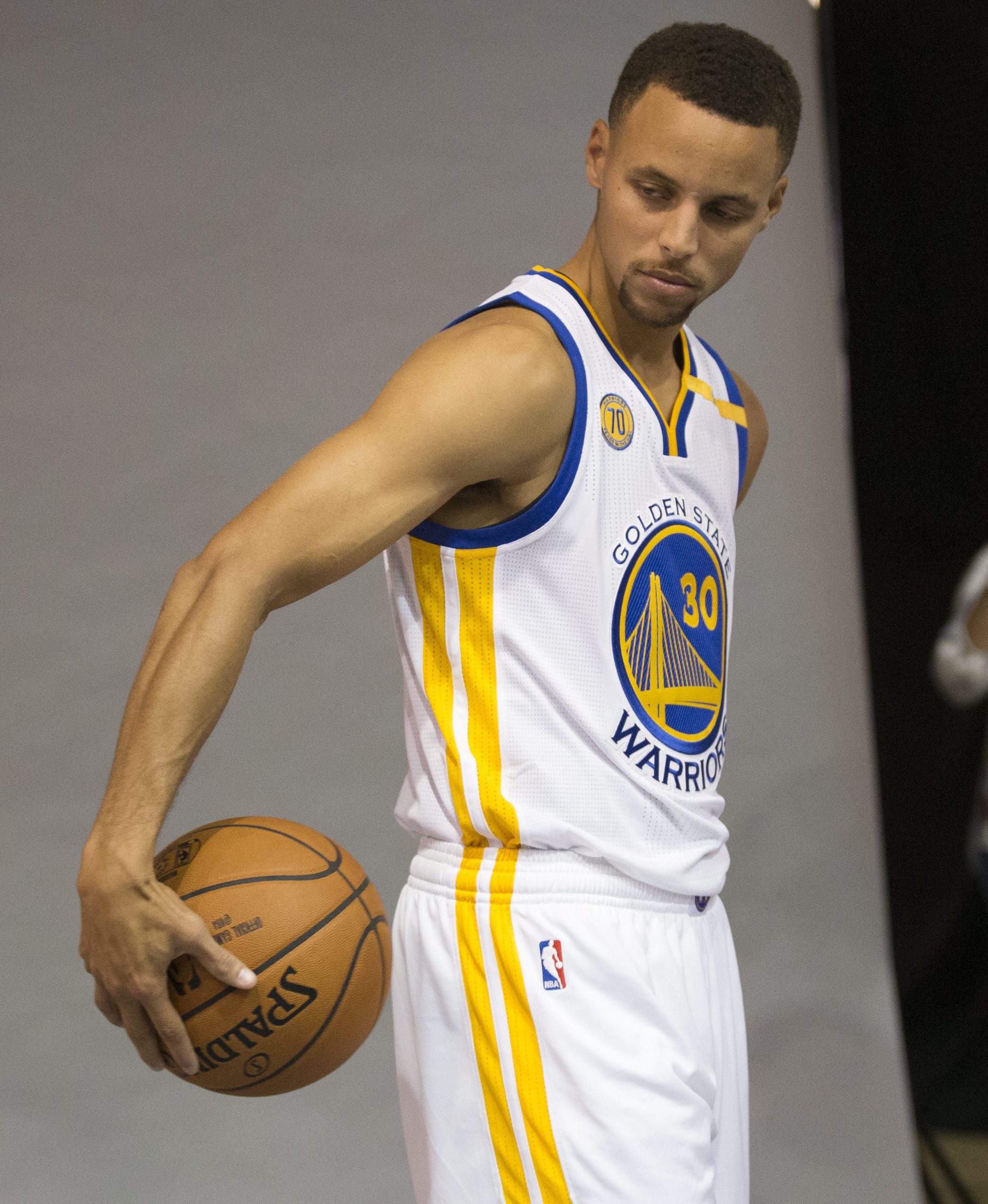 Stephen Curry bate recorde na NBA com 13 triplos num só jogo