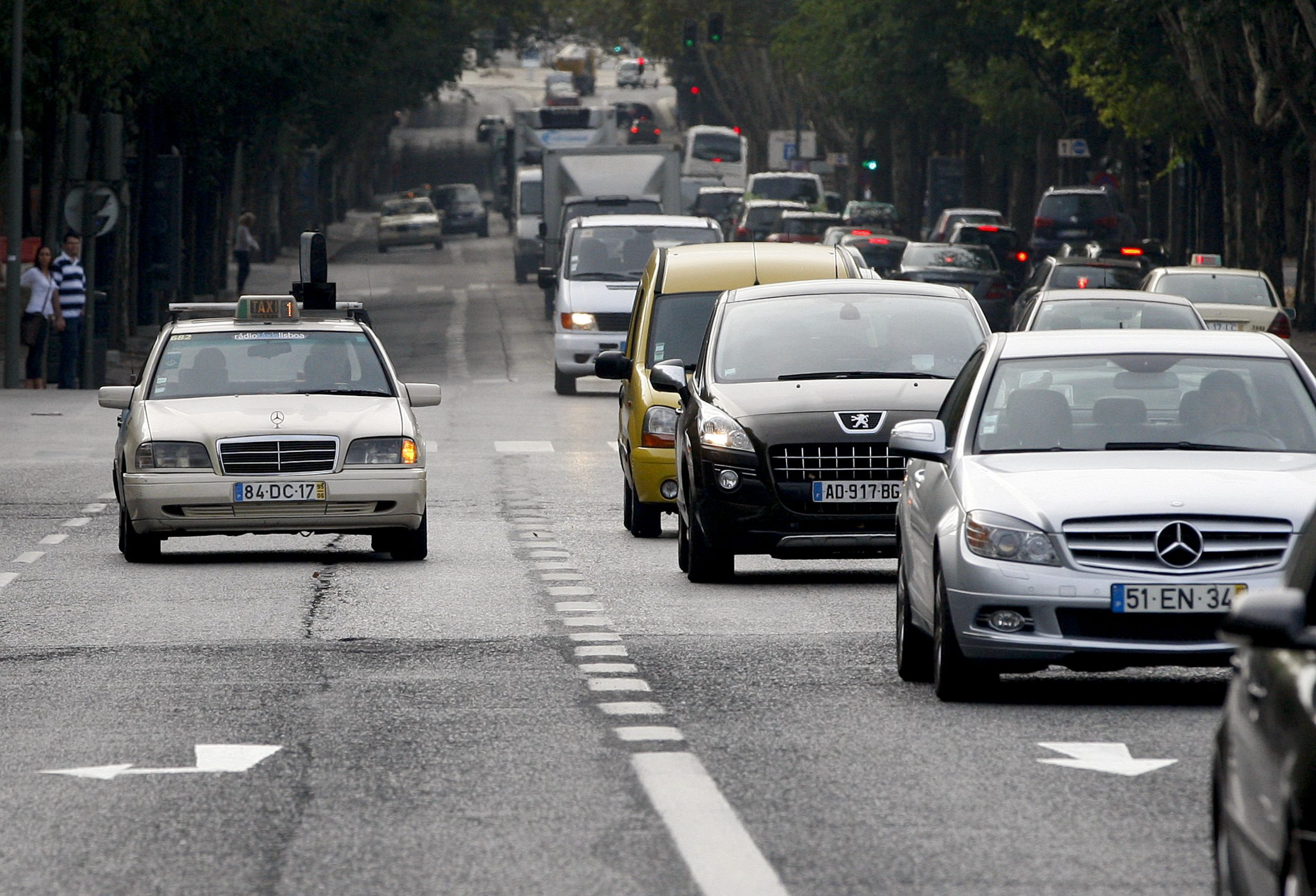Novas matrículas de automóveis vão deixar de ter referência ao ano e mês da viatura