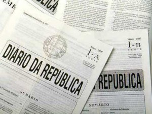 Menos 14kg e 810 metros de páginas: Marcelo promulga eliminação de decretos-leis ultrapassados