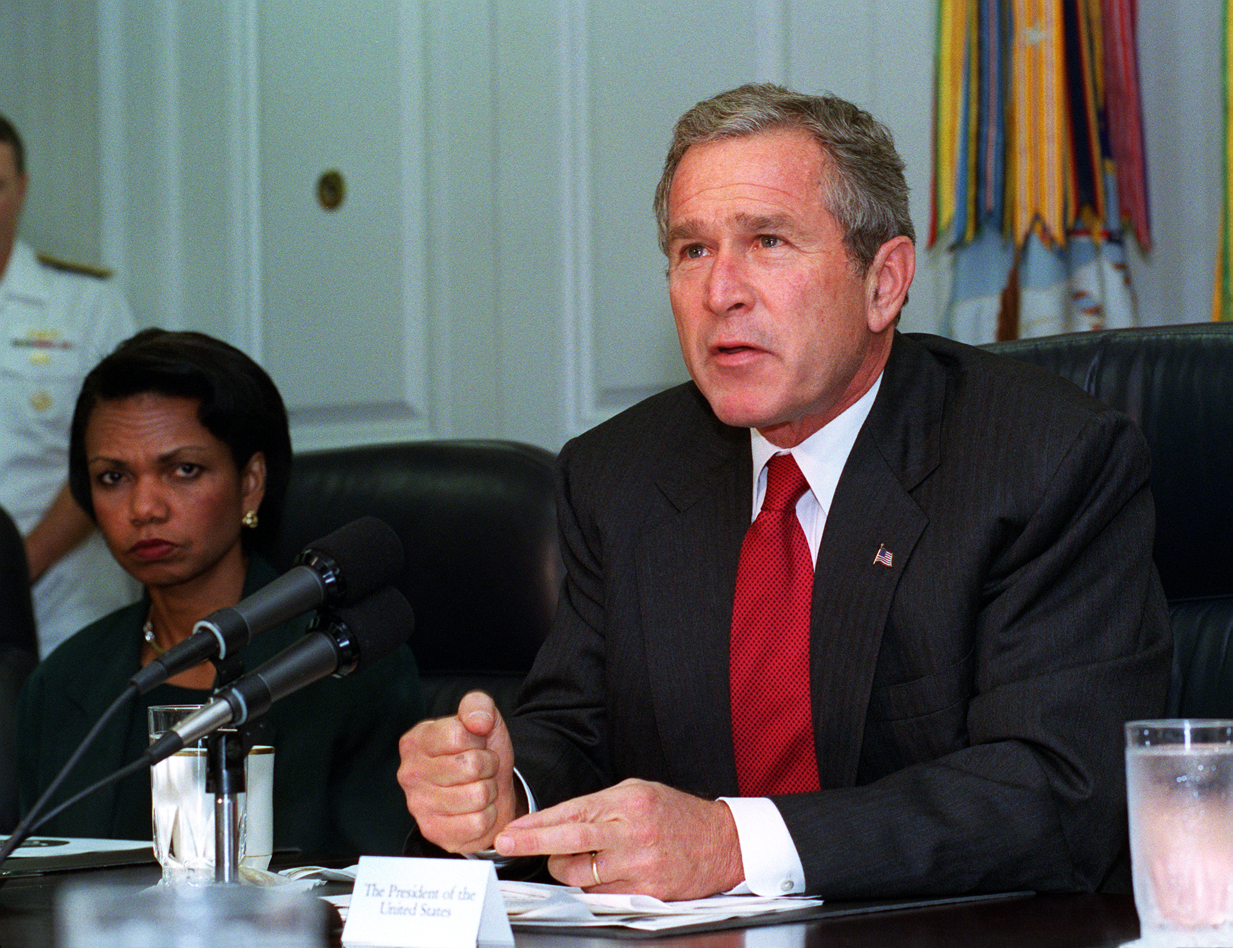 Bush defende imprensa e critica Trump: “Os media são indispensáveis à democracia”