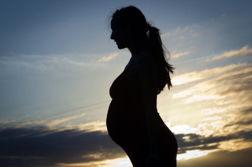 Comissão Europeia dá ‘luz verde’ a vacina contra broquiolite para mulheres grávidas