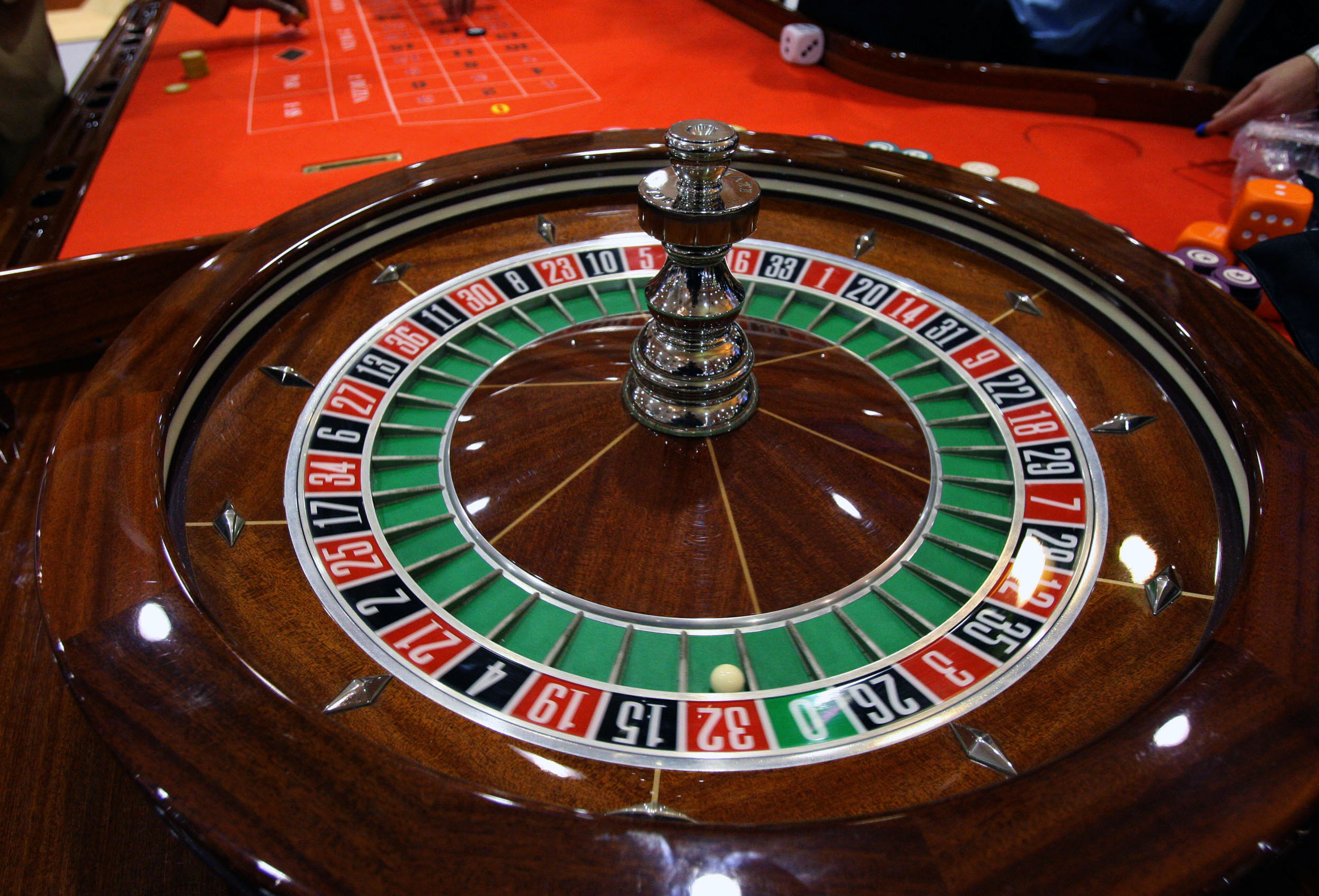 Governo estende concessões dos casinos Solverde e Estoril Sol até conclusão de concurso público